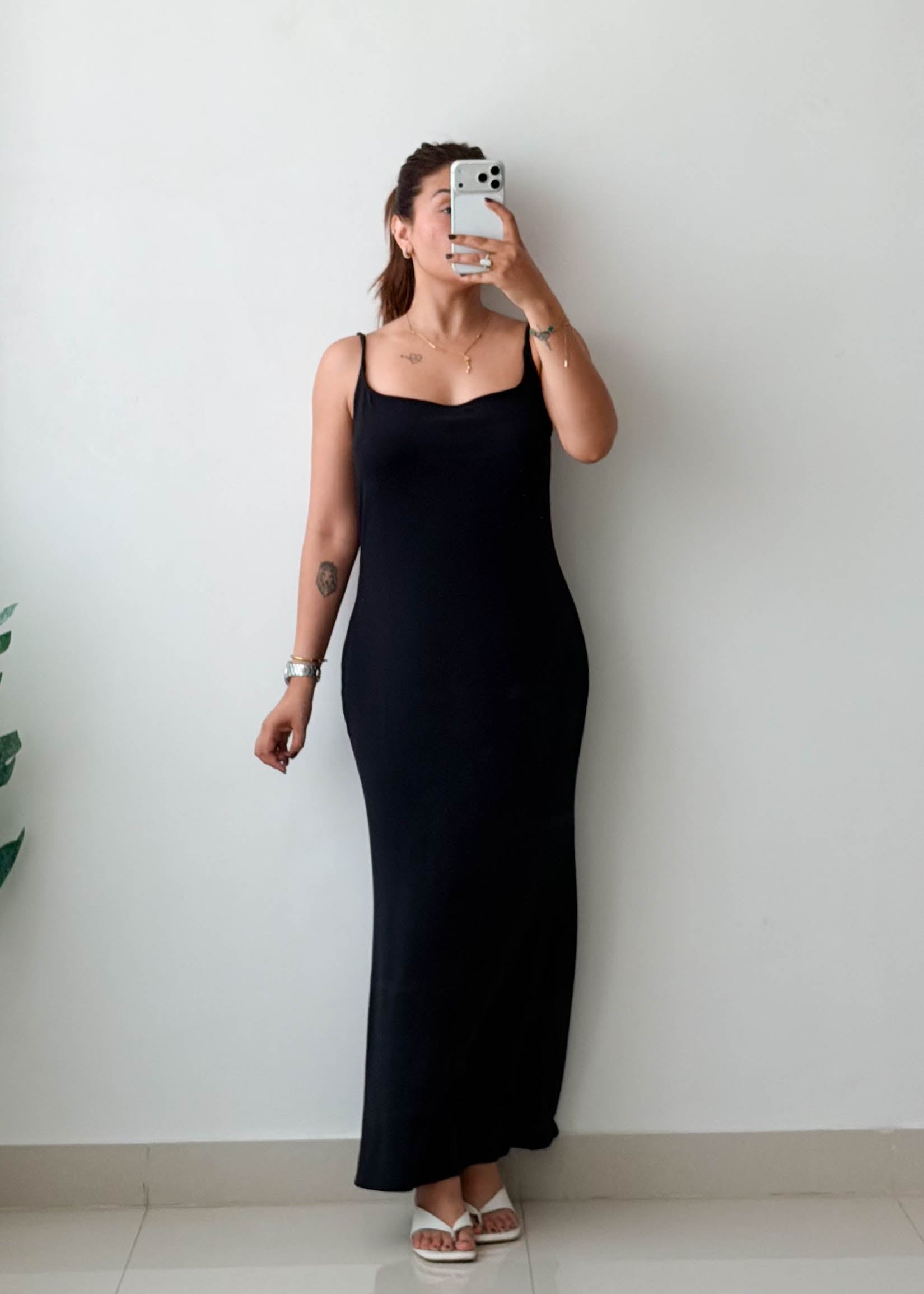 Size M-L Black Square Neck Maxi Dress