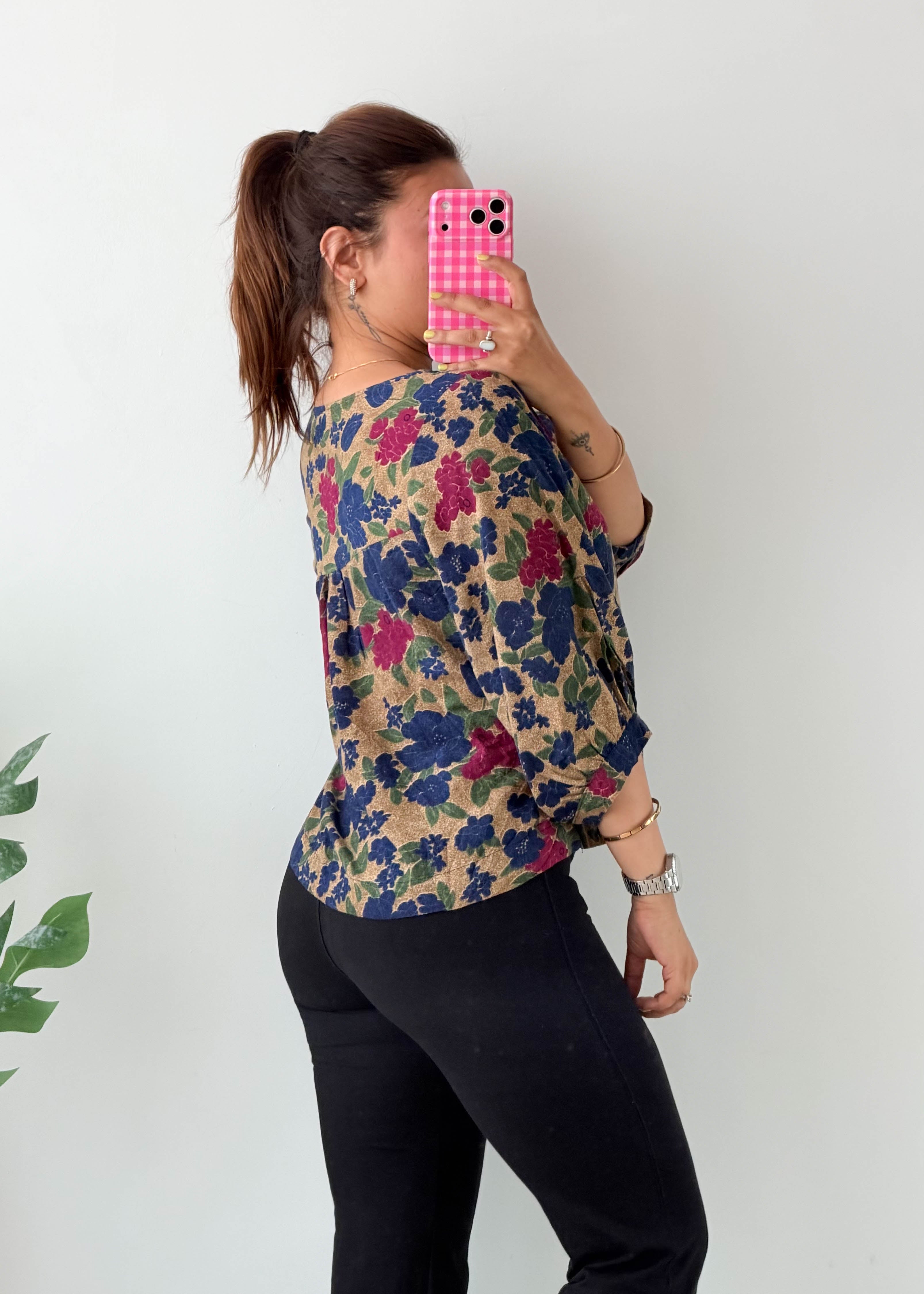 Size S-M Beige Floral Batwing Top