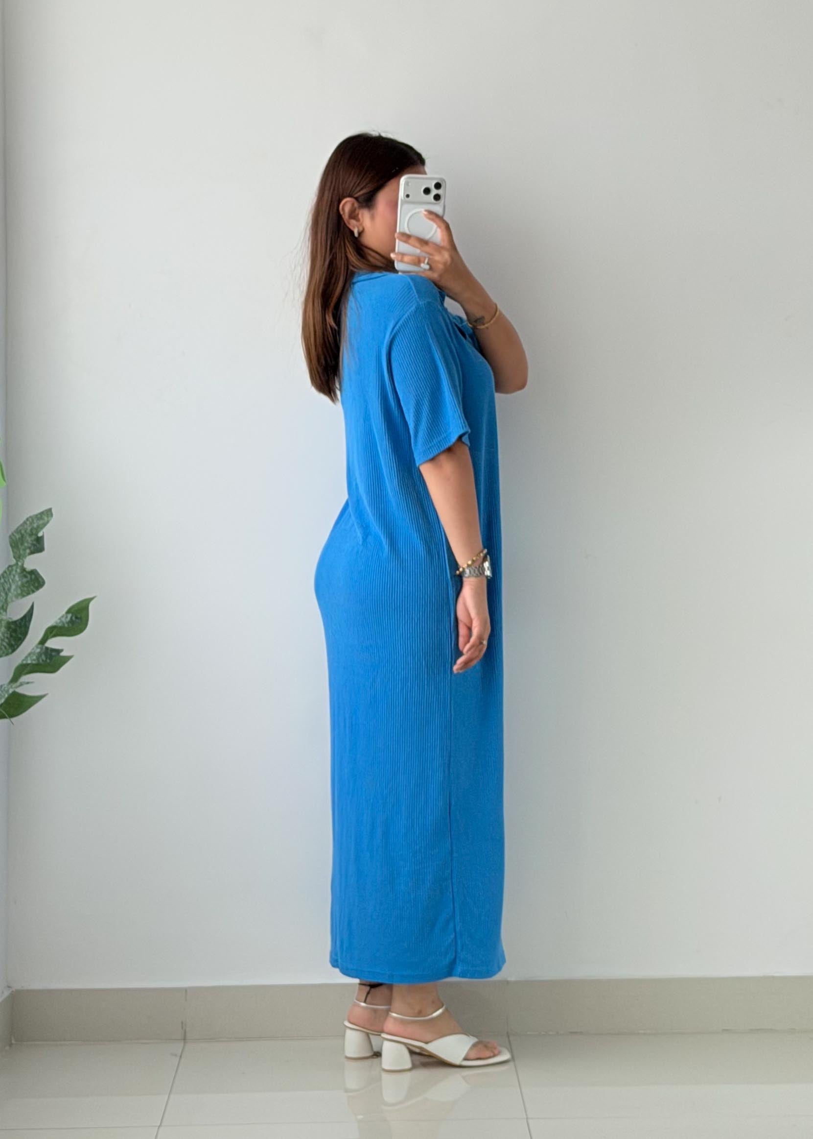Size L-XL Blue Collared Knit Maxi Dress