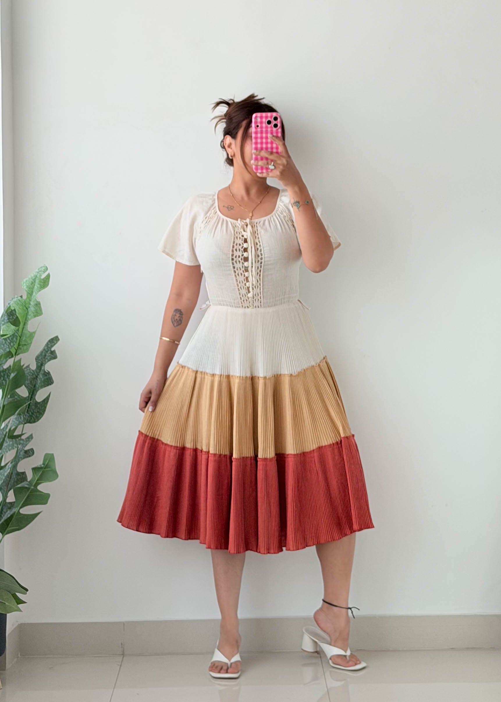 Size XS-S Colorblock Tiered Midi Dress