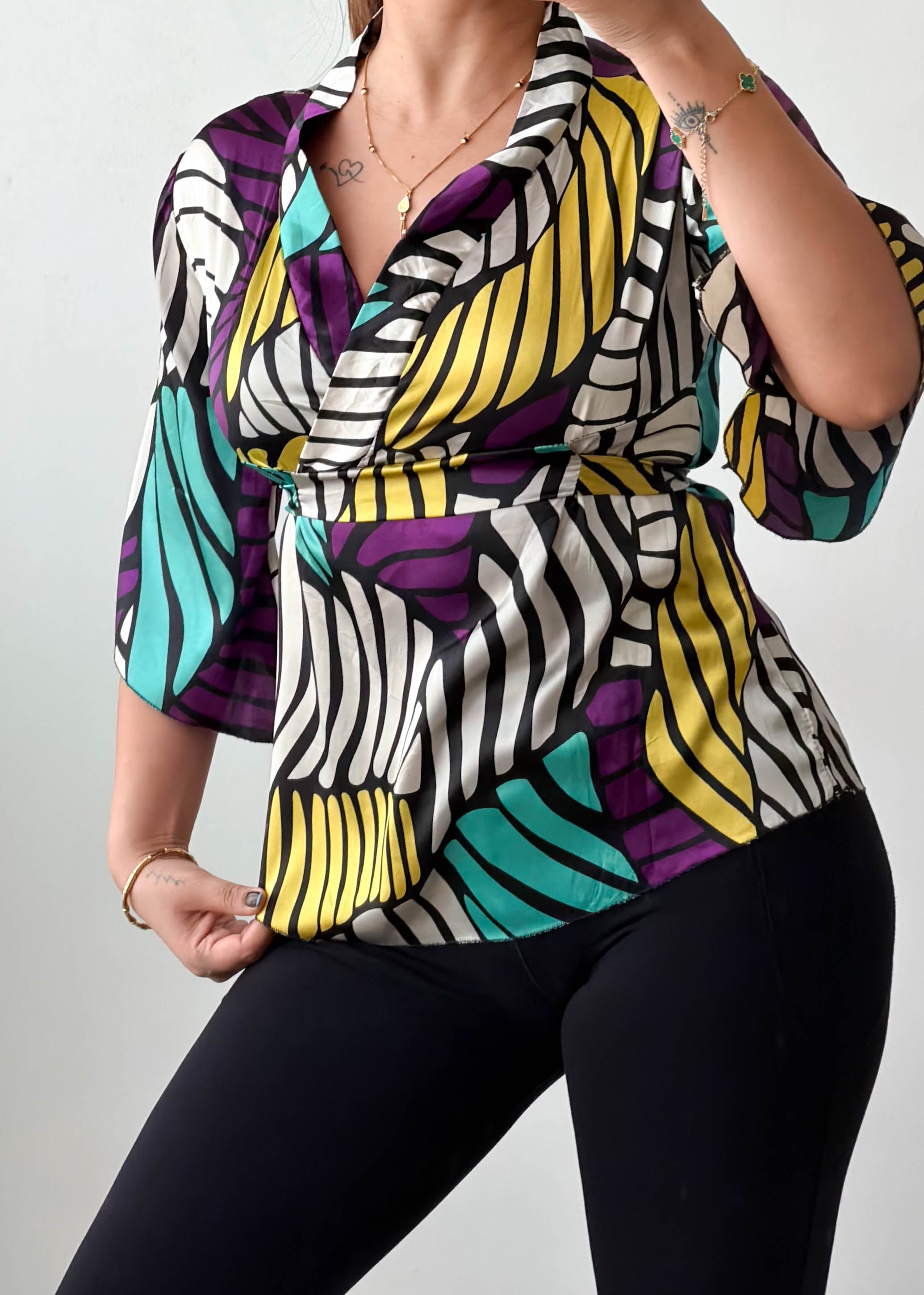 Size S-M Multicolor Geometric Wrap Top