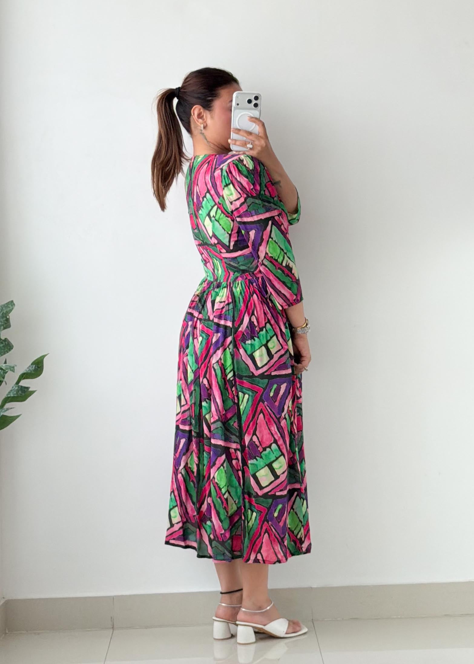 Size S-M Multicolor Abstract Print Midi Dress