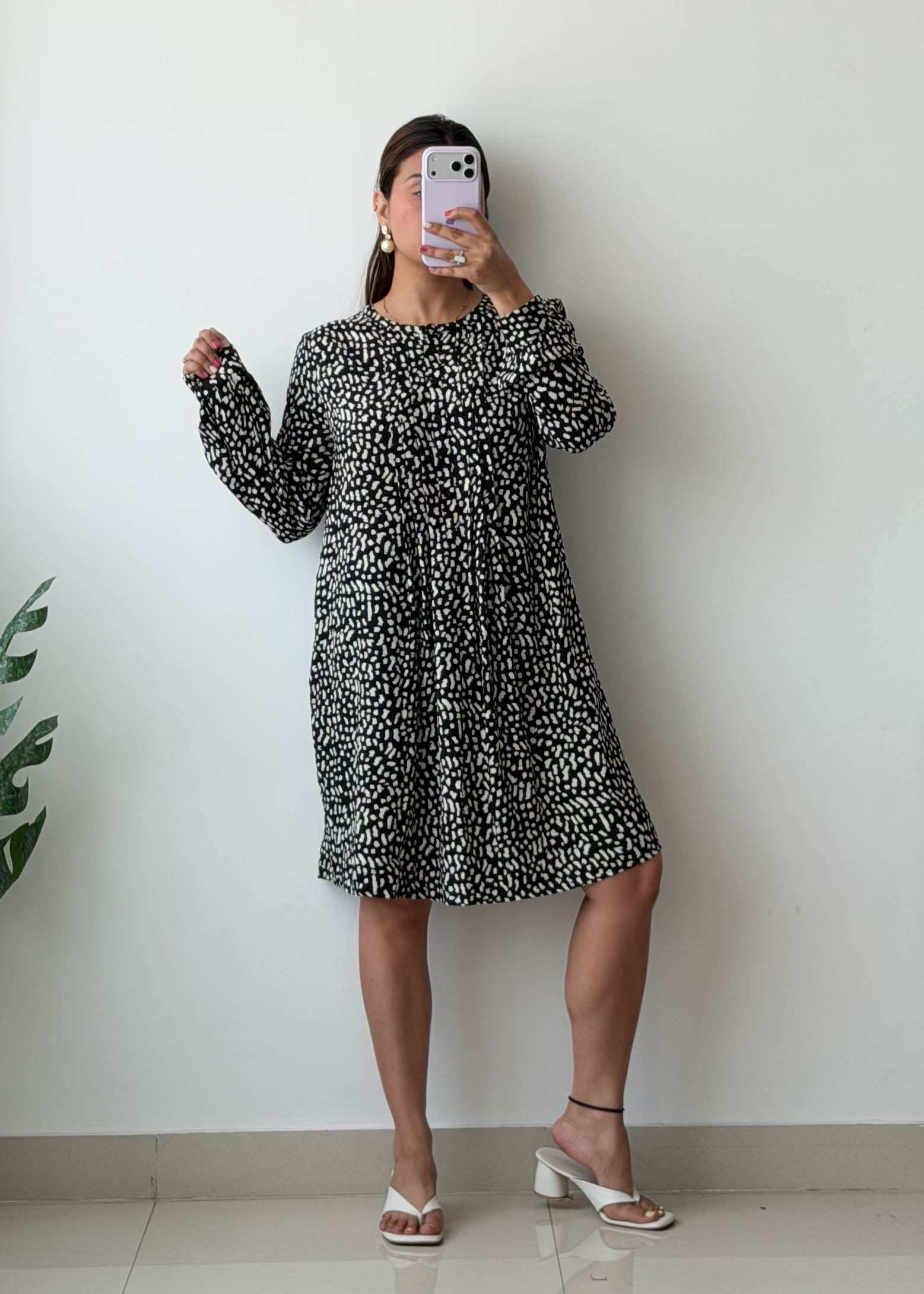 M-L Black White Printed Smock Dress