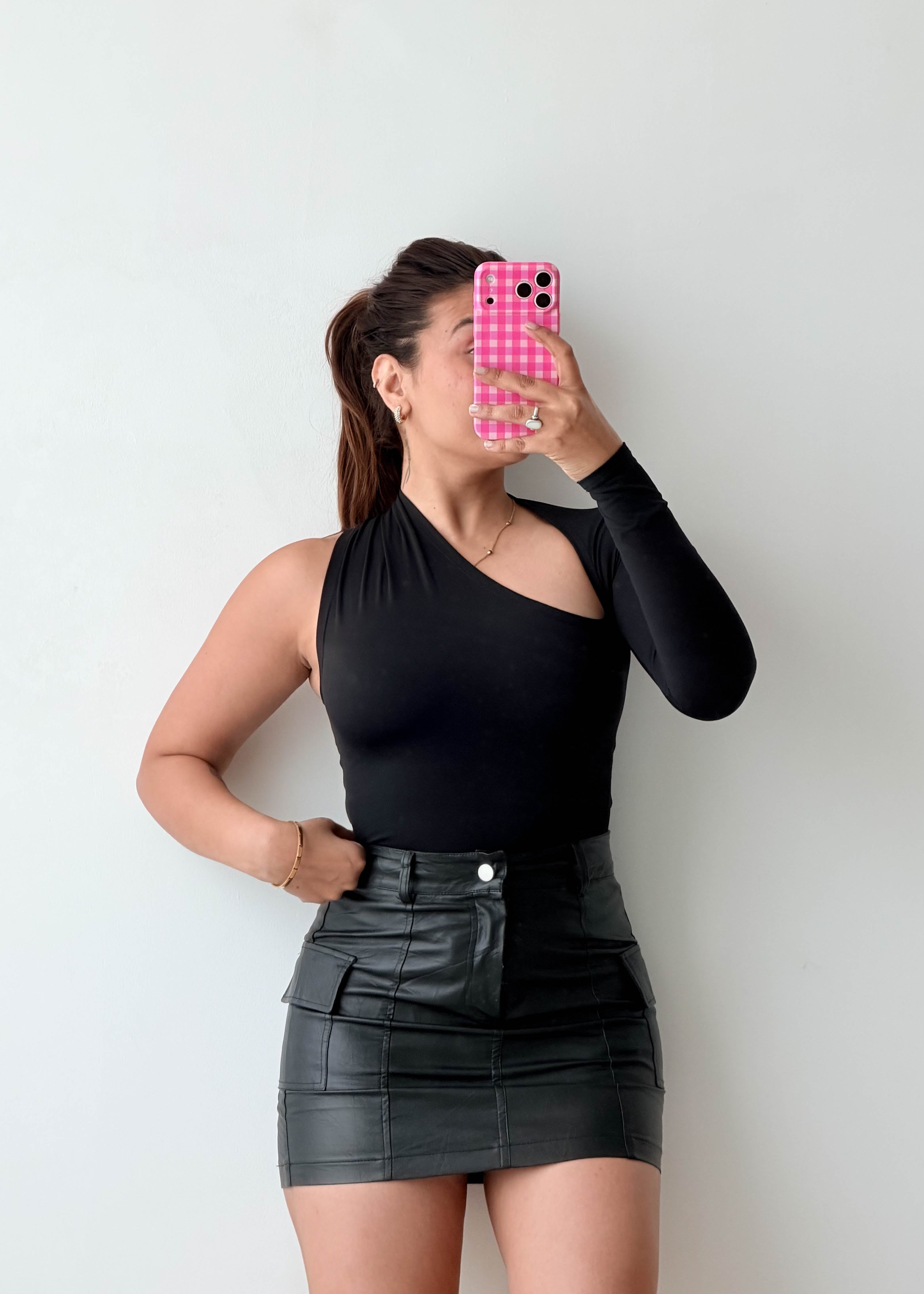 Size S Black One-Shoulder Bodysuit