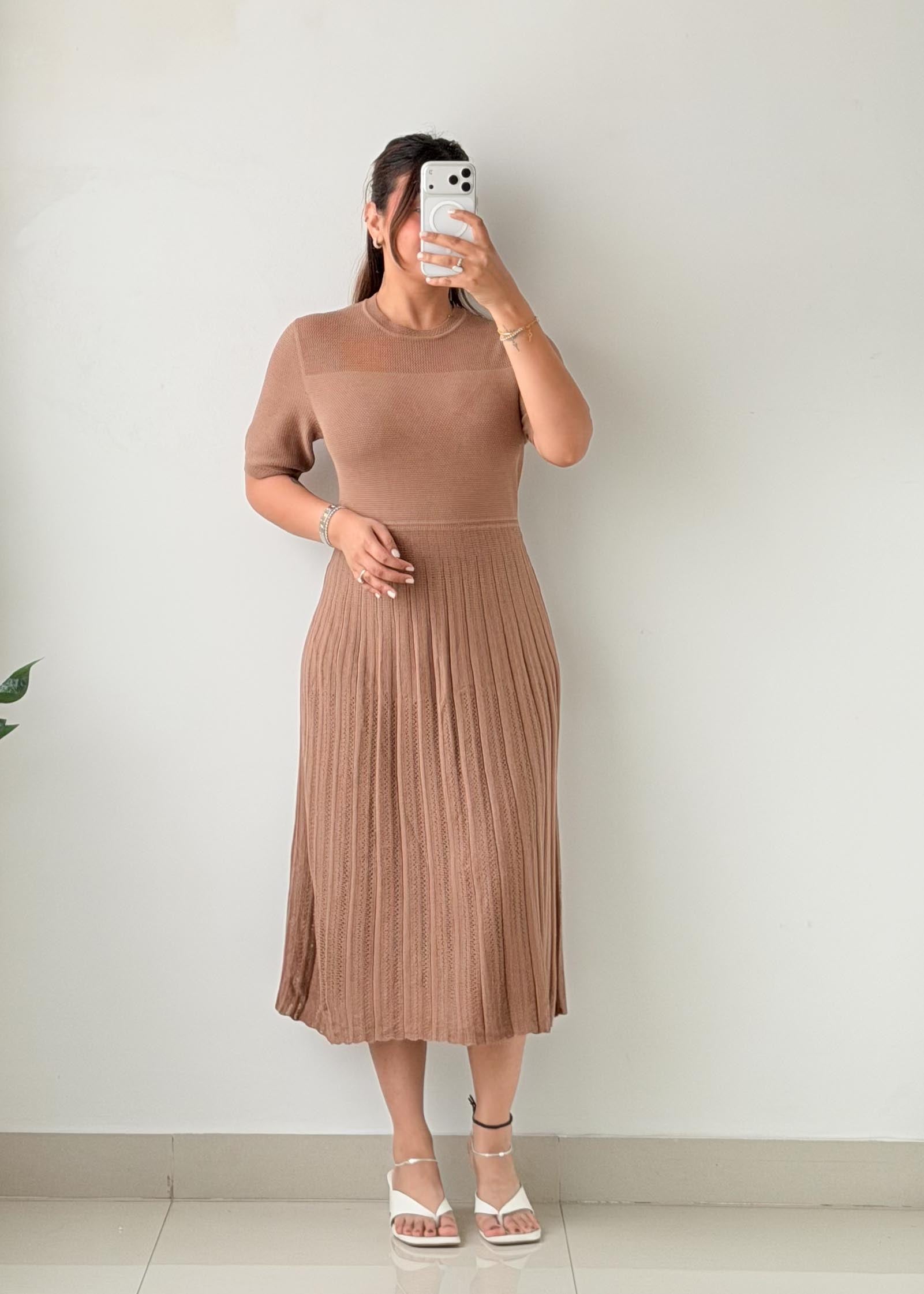 Size L-XL Beige Ribbed Pleated Midi Dress