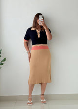 Size M-L Black Colorblock Ribbed Knit Midi Dress