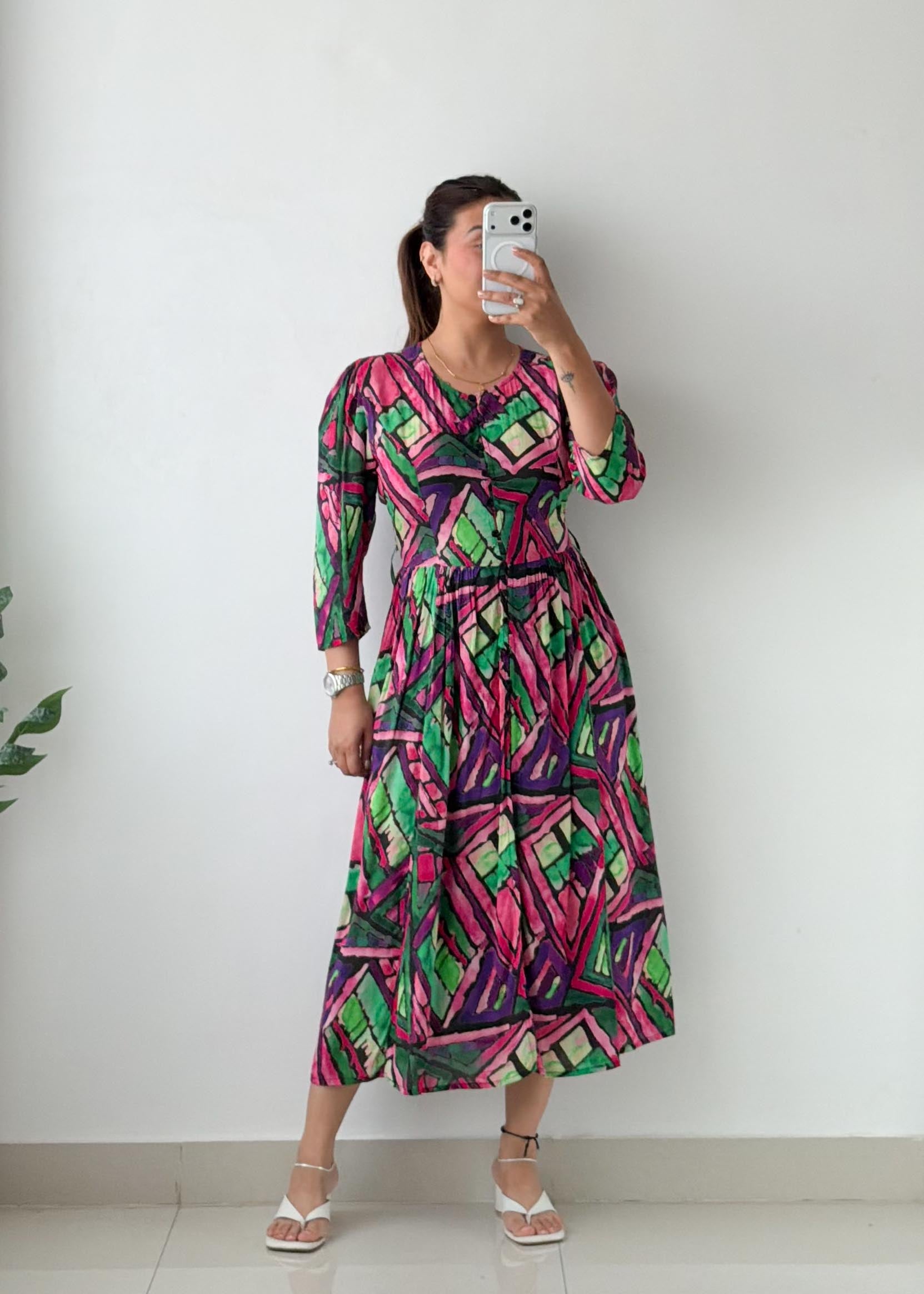 Size S-M Multicolor Abstract Print Midi Dress