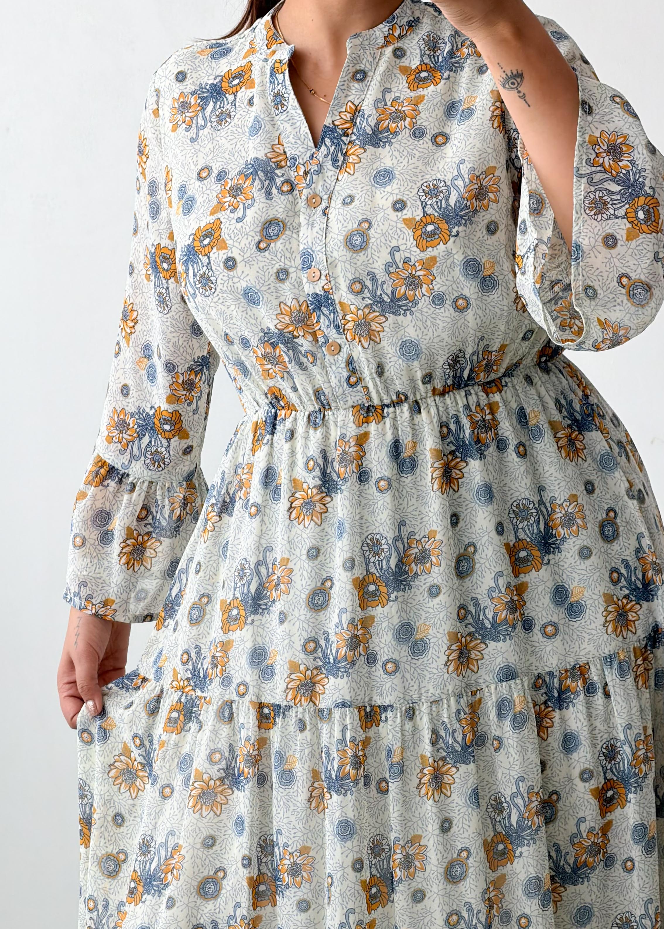 Size M-L Ivory Floral Tiered Maxi Dress