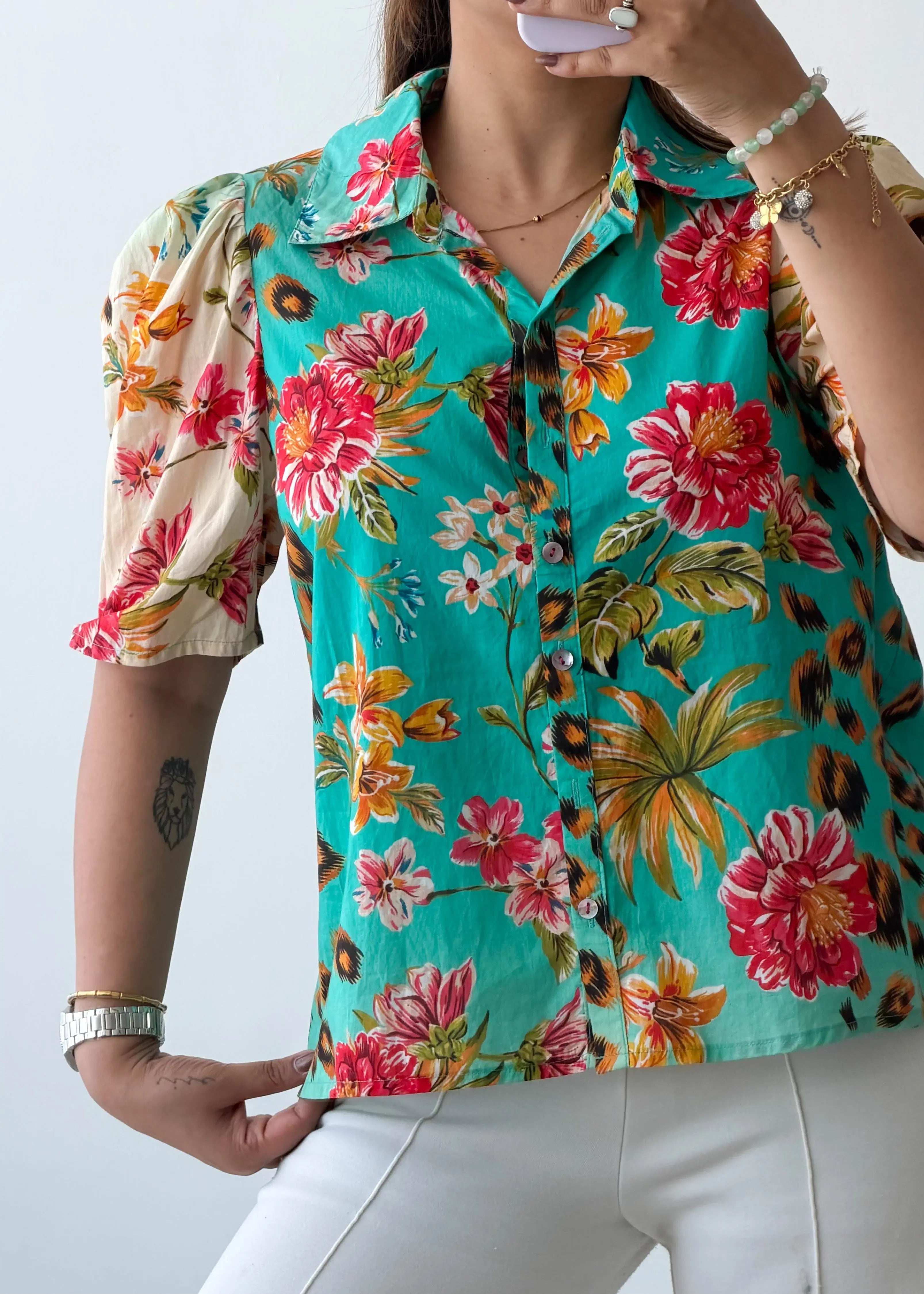 Size M, Tropical Print Shirt Top