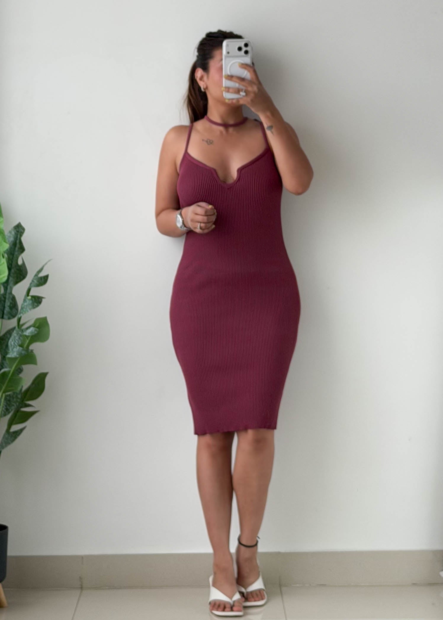 Size M-L Burgundy Ribbed Choker Bodycon Midi Dress