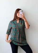 Size S-M Green Printed V-Neck Top