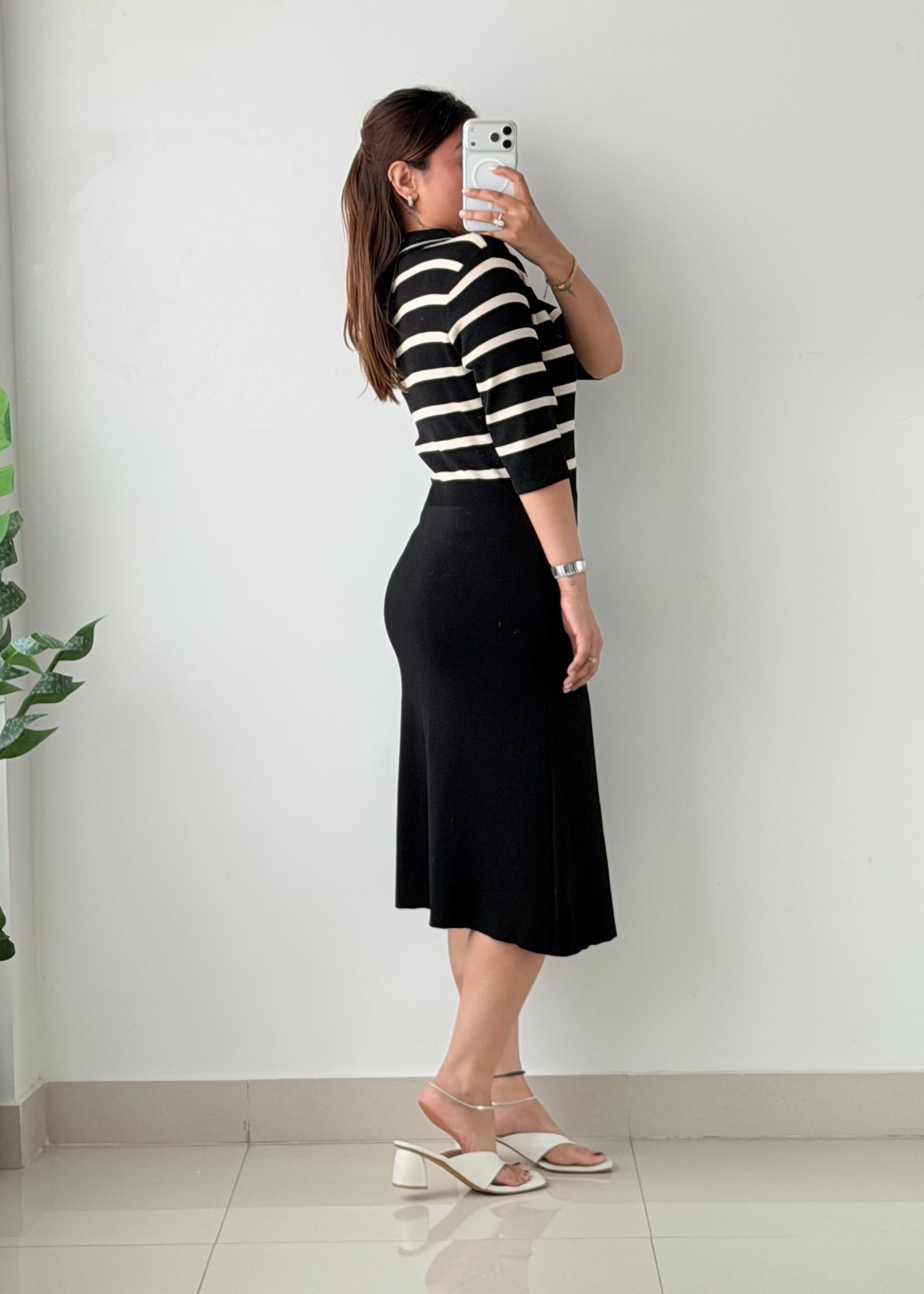 Size M-L Black & White Striped Bodycon Midi Dress
