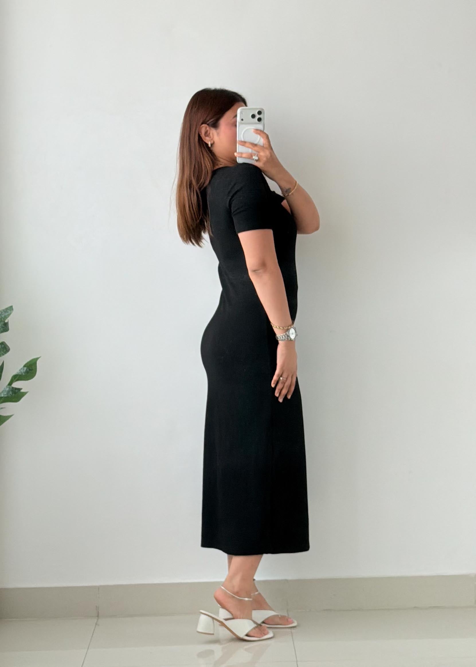 Size M-L Black Square Neck Knit Midi Dress