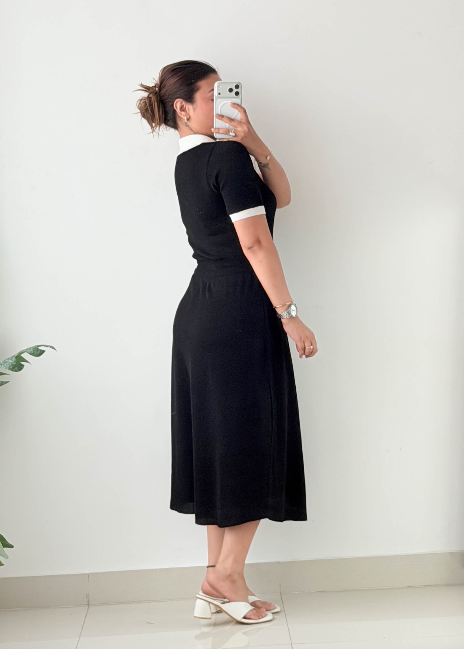 Size S-M Black Contrast Collar Knit Midi Dress