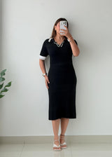 Size M-L Black Contrast Collar Ribbed Knit Midi Dress