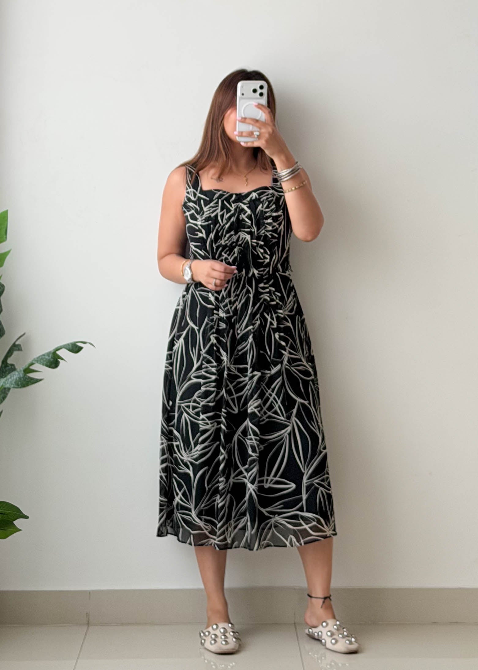 Size M Black Tropical Print Midi Dress