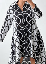 Size S-M Black & White Abstract High-Low Shirt Dress
