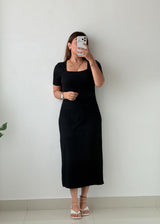 Size M-L Black Square Neck Knit Midi Dress