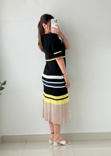 Size M-L Black Multicolor Striped Pleated Midi Dress