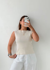Size M-L White Sleeveless Top