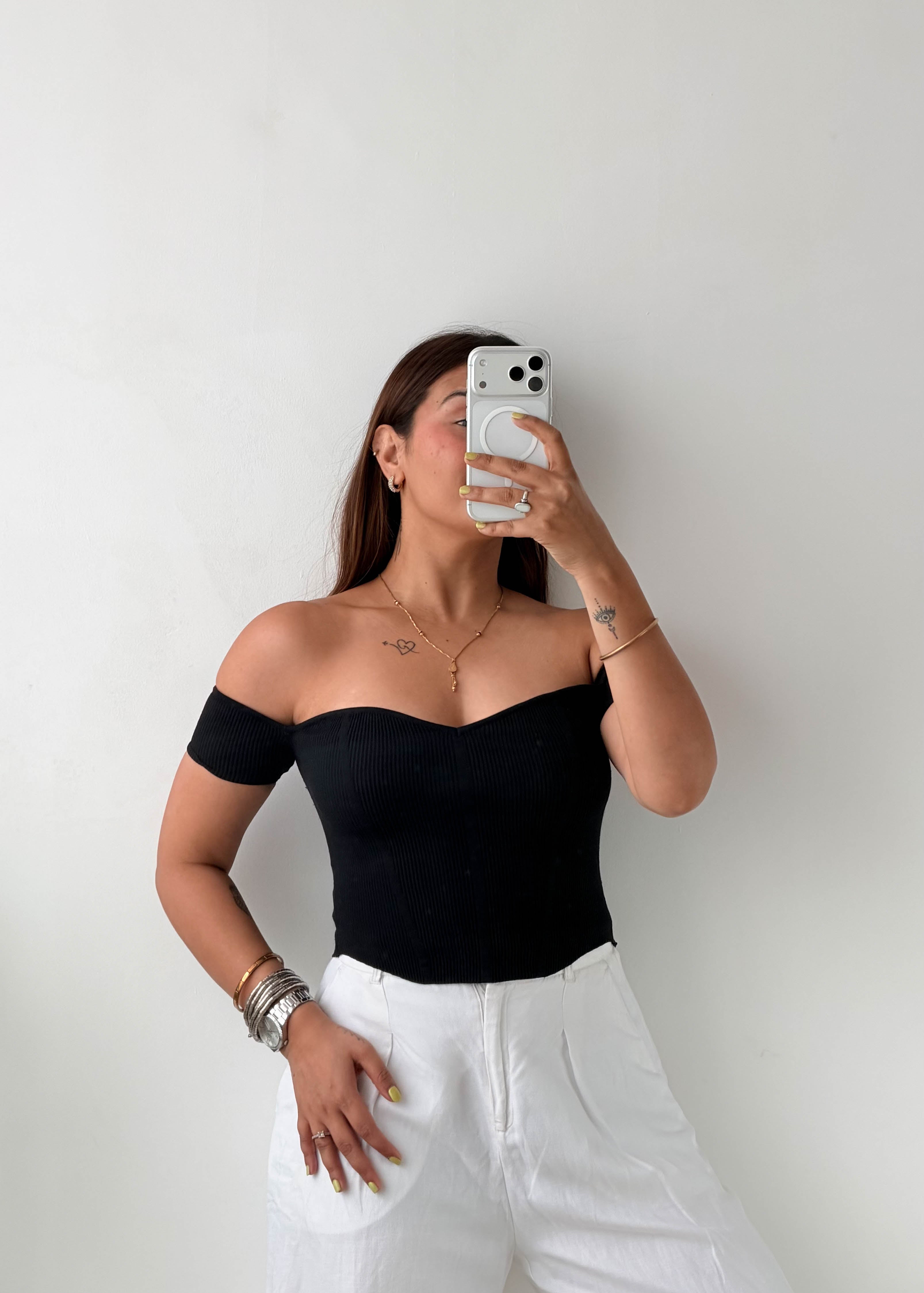 Size XS-S Black Off-Shoulder Knit Top