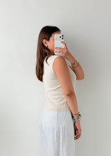 Size M-L White Sleeveless Top