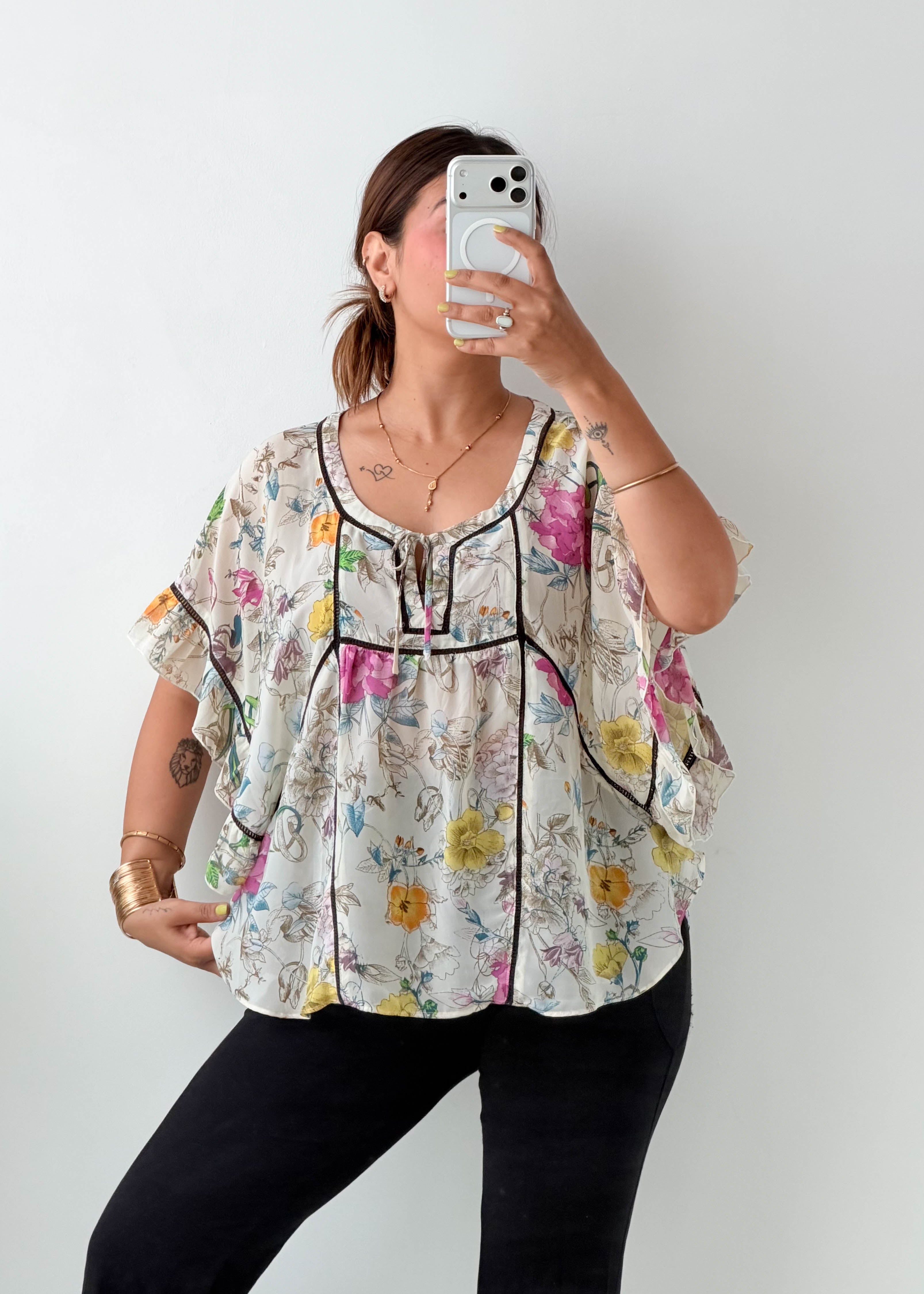 Size S-M White Floral Ruffle Top