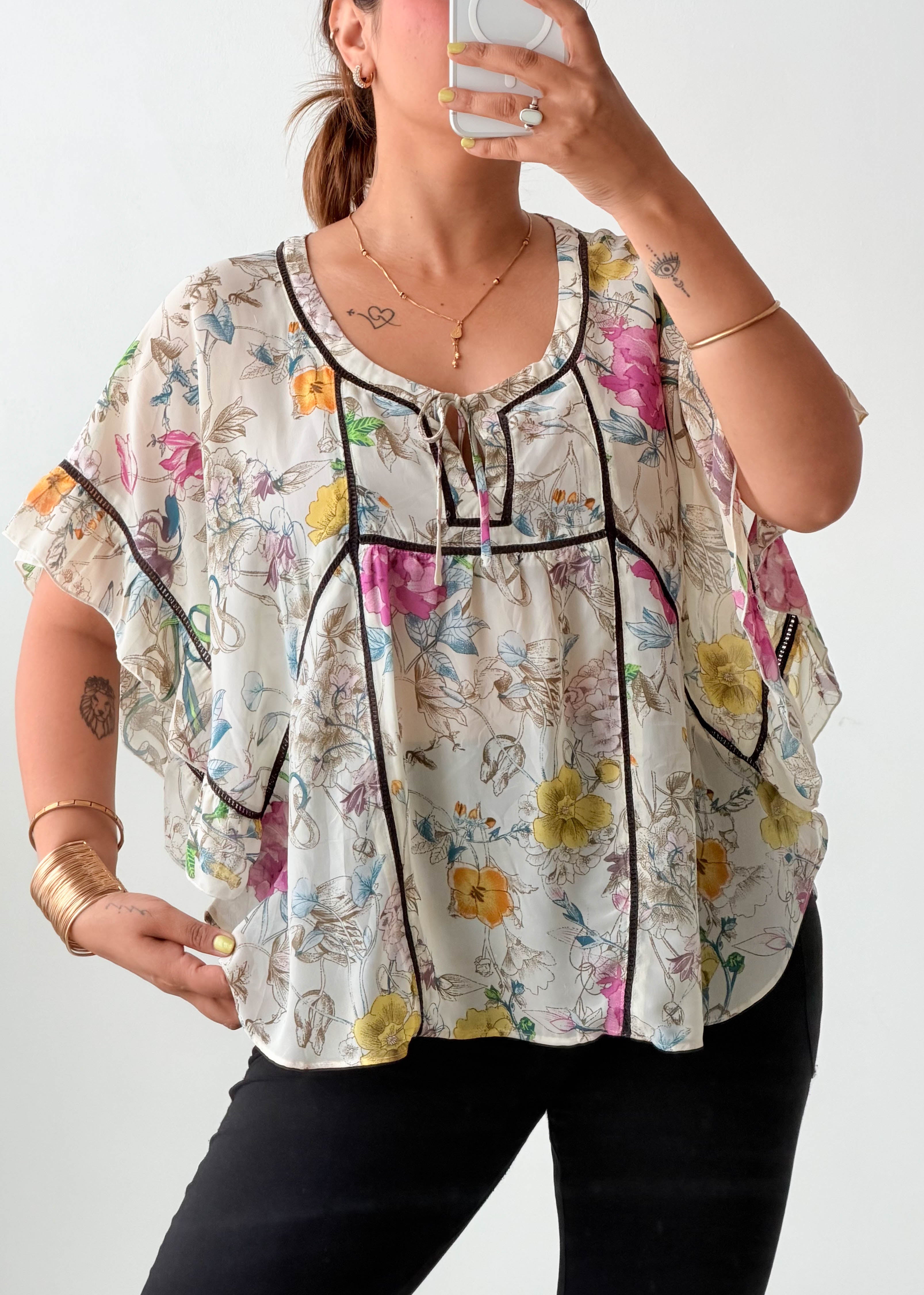 Size S-M White Floral Ruffle Top