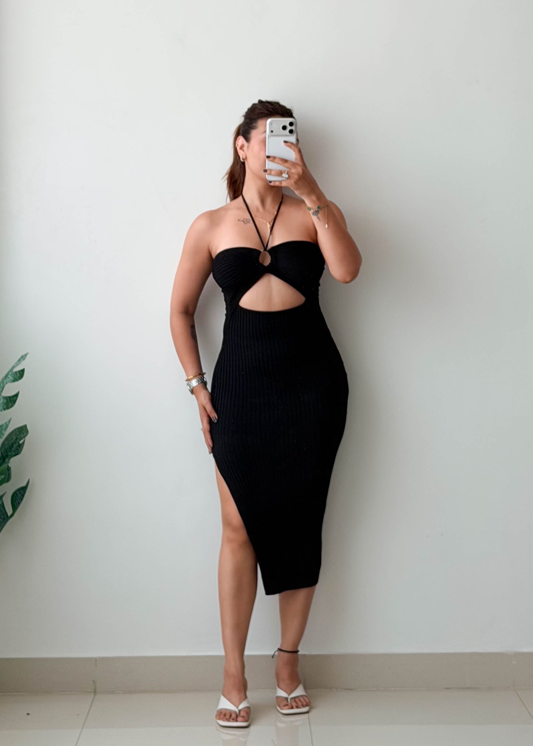 Size XS-S Black Cut-Out Ribbed Midi Dress