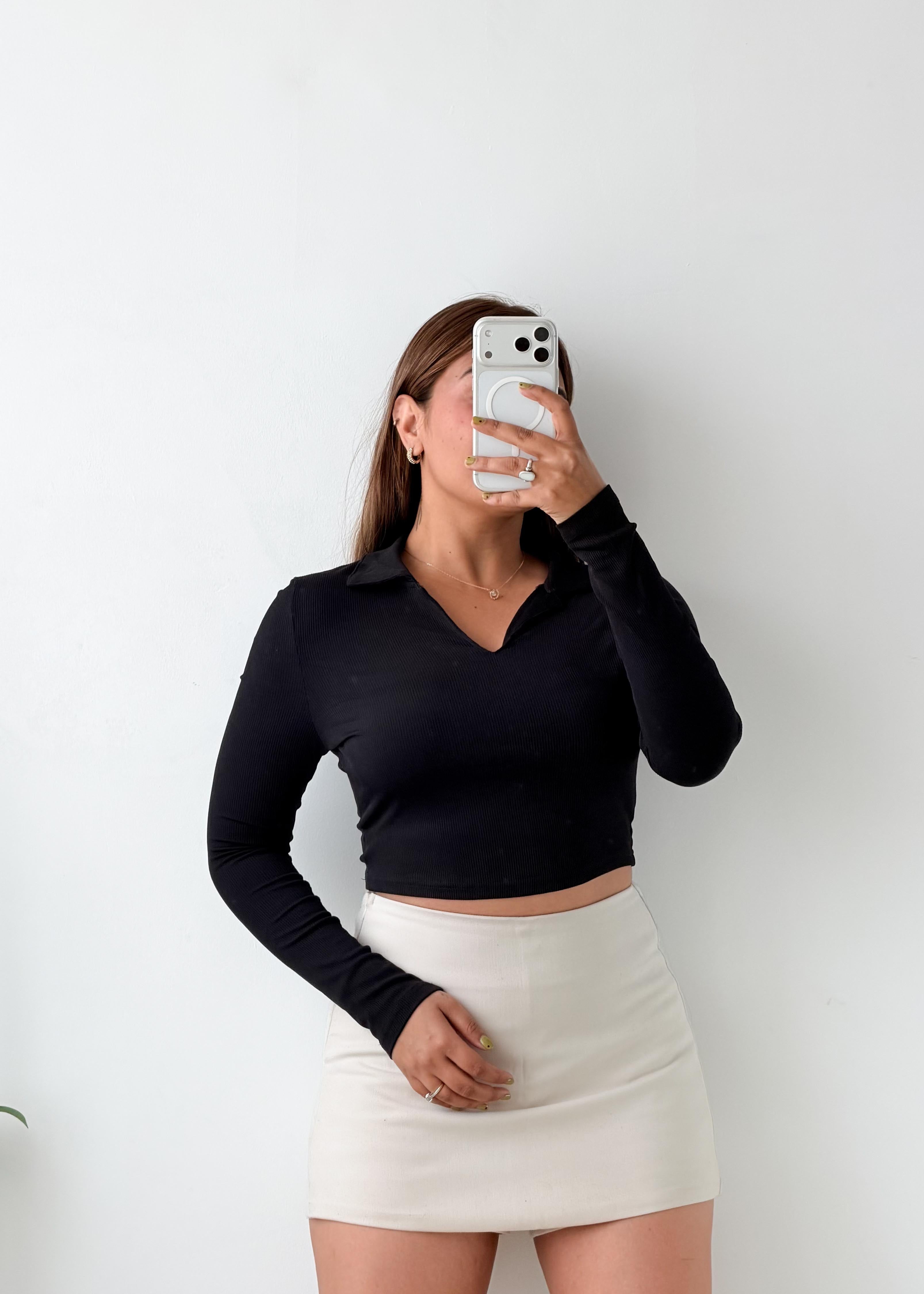 Size S-M Black V-Neck Crop Top