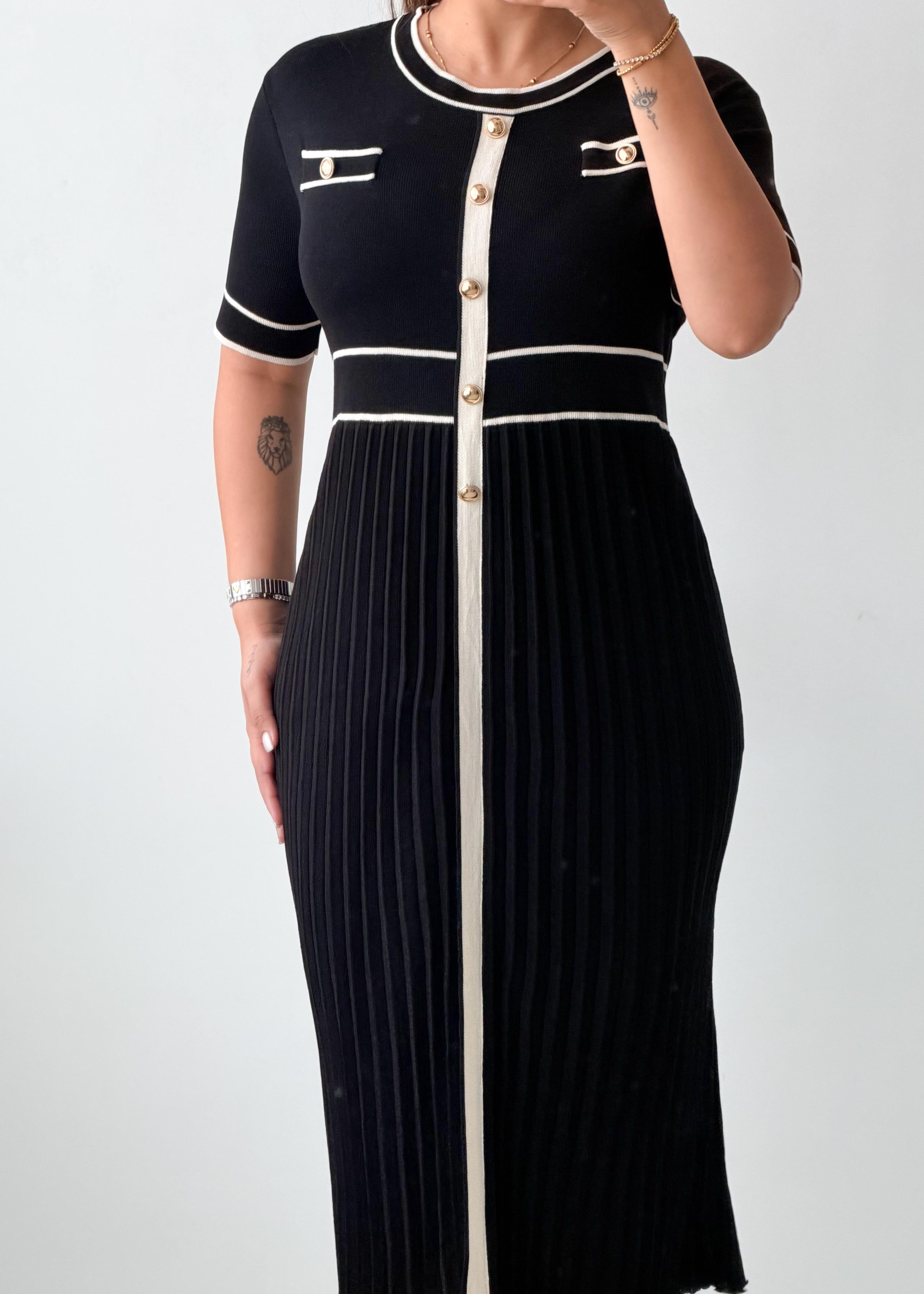 Size XL-2XL Black Contrast Pleated Midi Dress