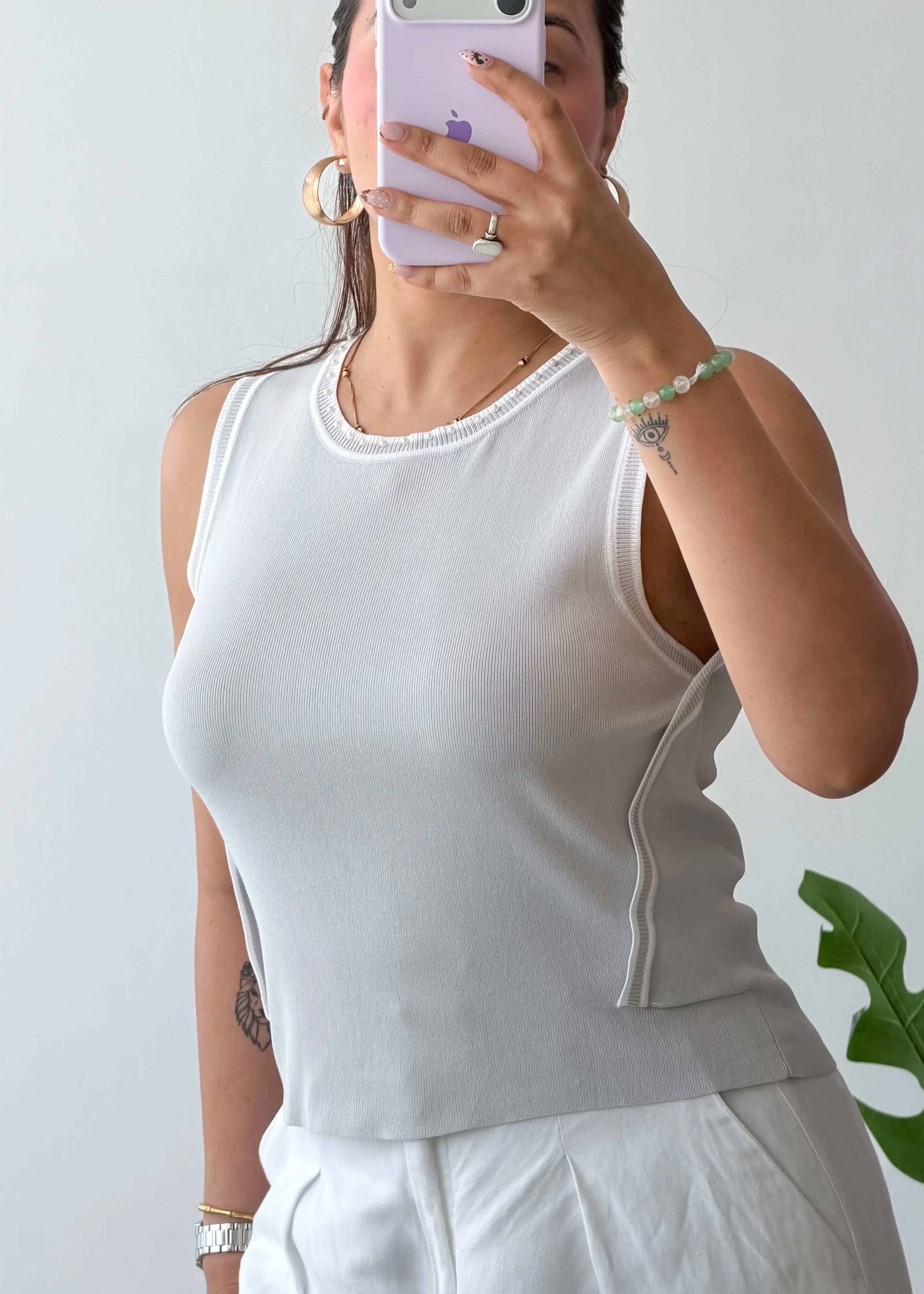 Size M-L, White Sleeveless Tank Top