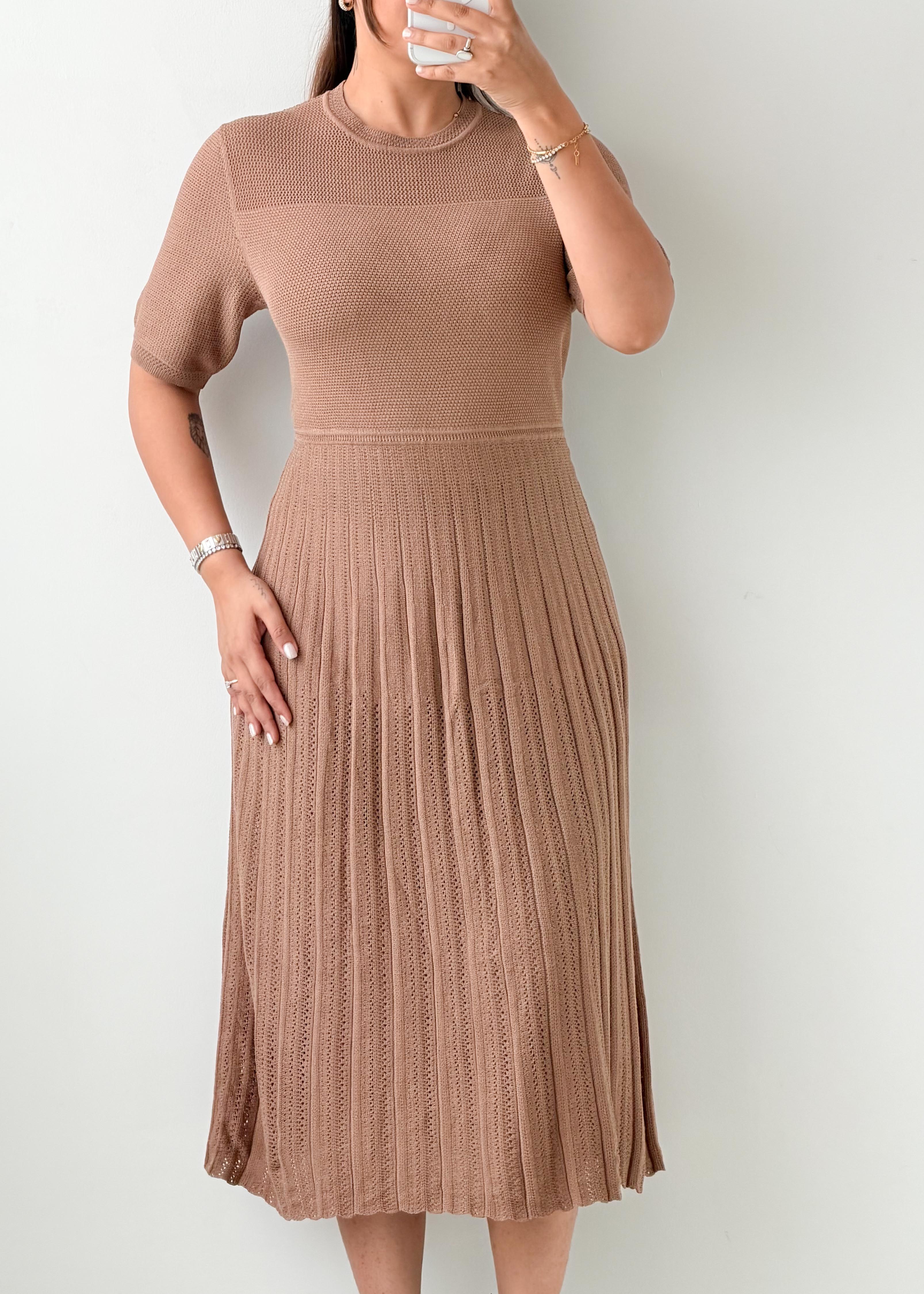 Size L-XL Beige Ribbed Pleated Midi Dress