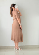 Size L-XL Beige Ribbed Pleated Midi Dress