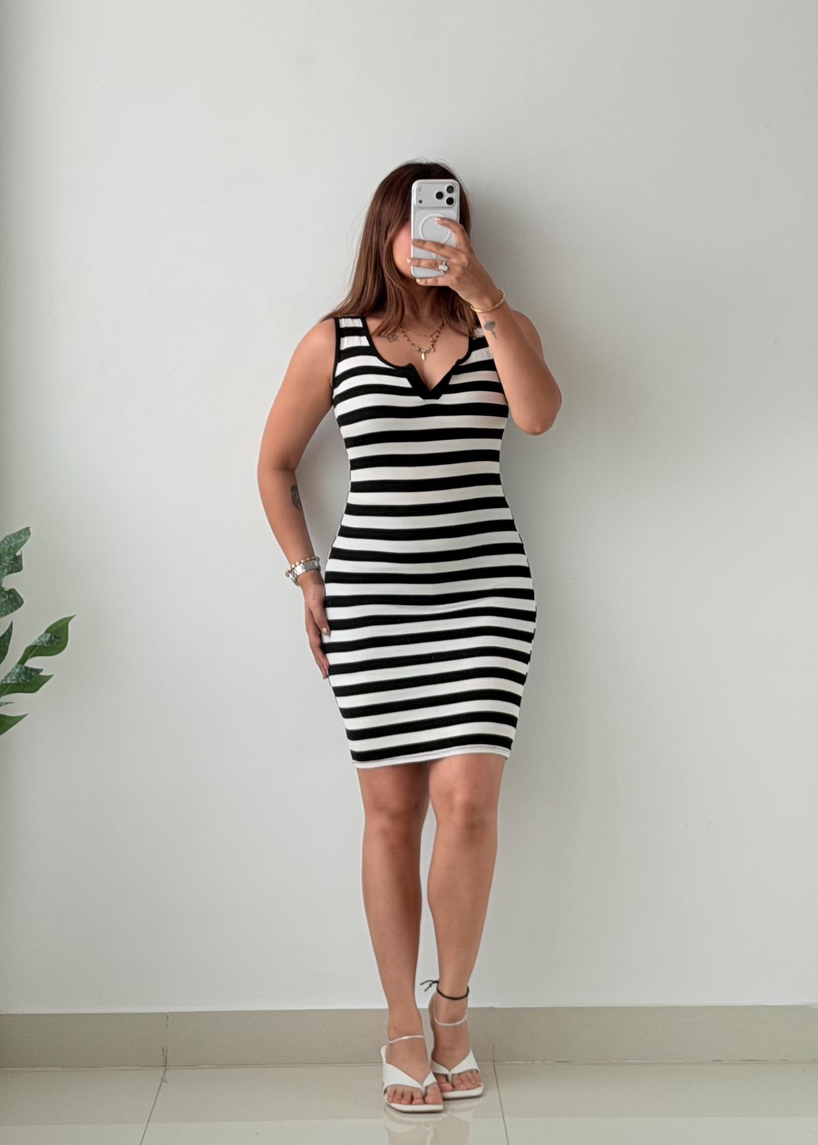 Size XS-S Black & White Stripe Sleeveless Knit Mini Dress