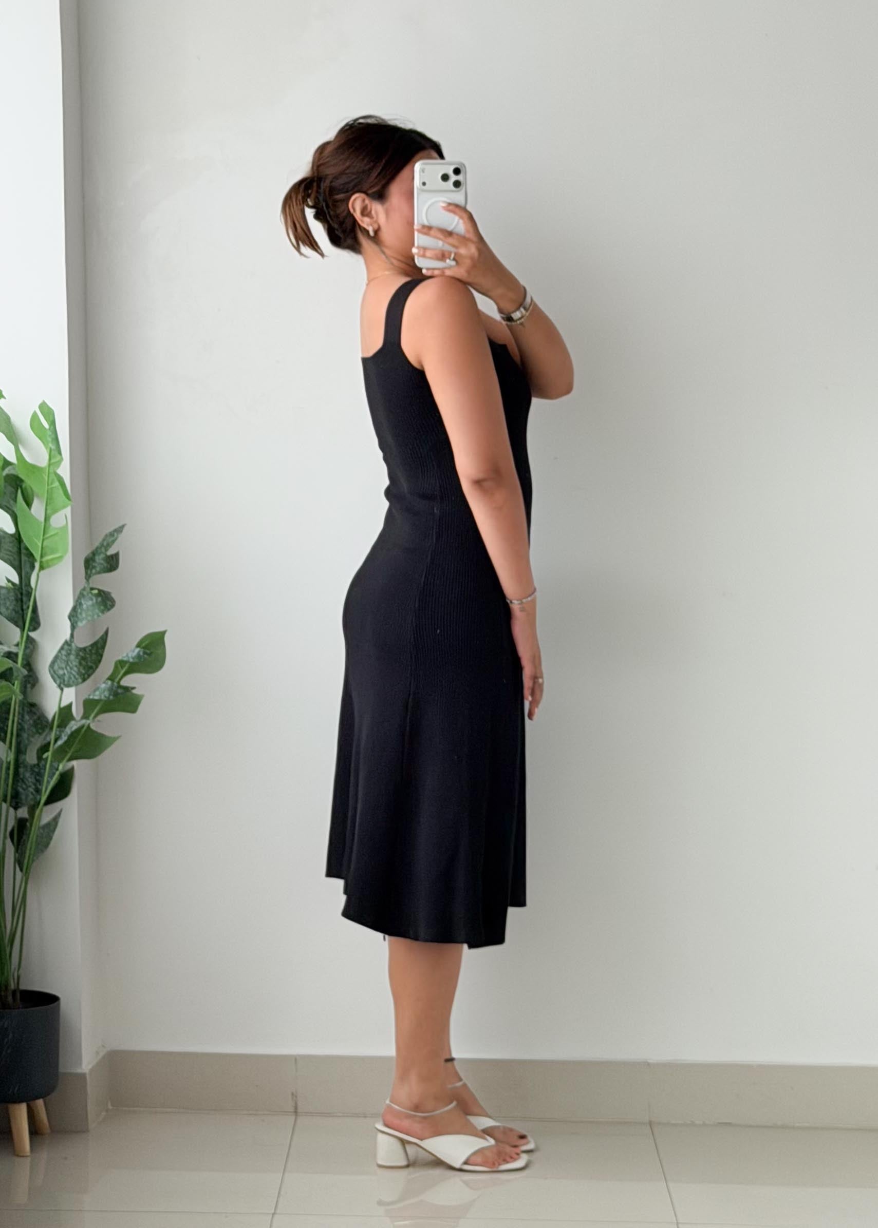 Size S-M Black Ribbed Flare Midi Dress