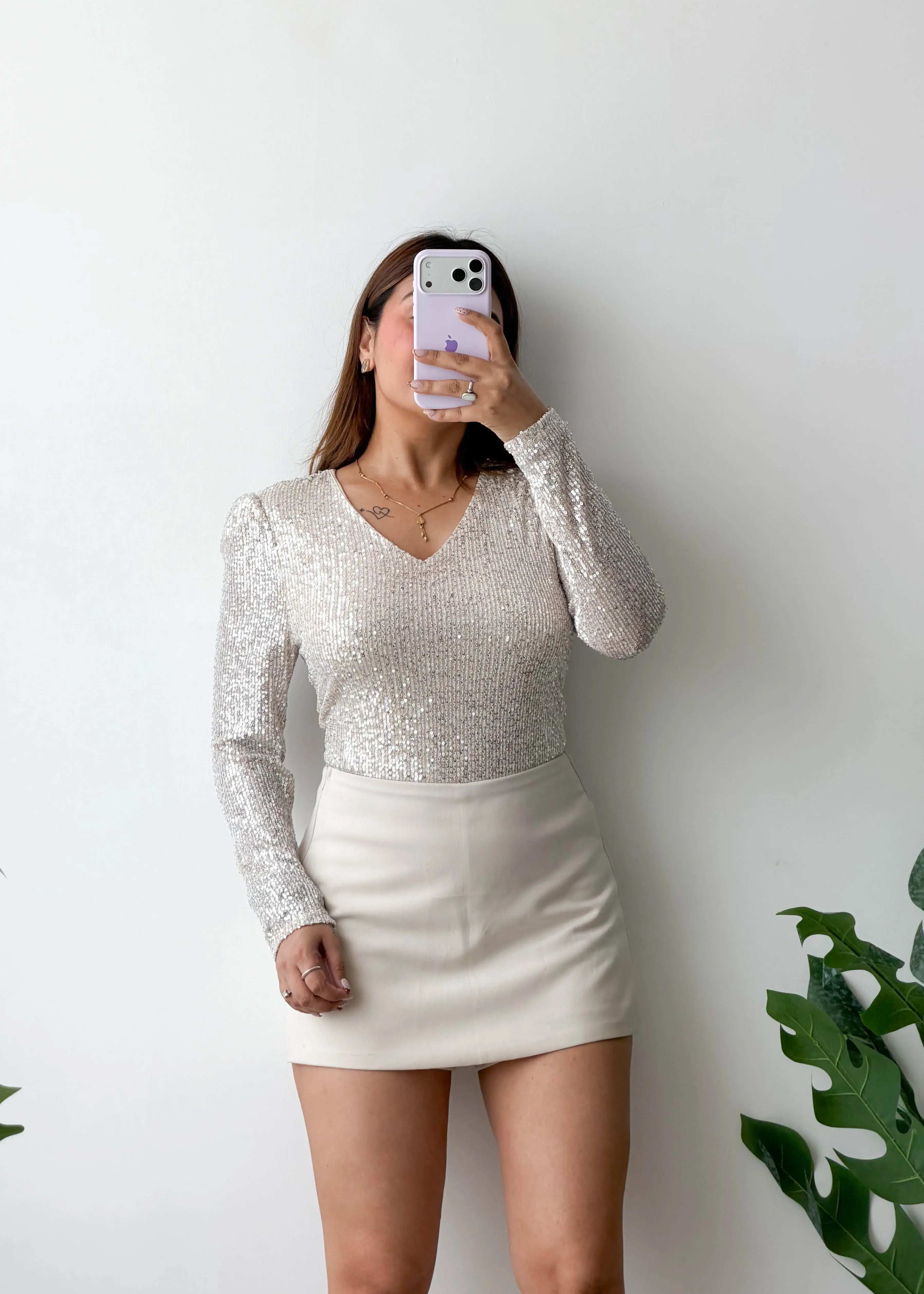 Size M-L, Silver Sequin Full Sleeve Top