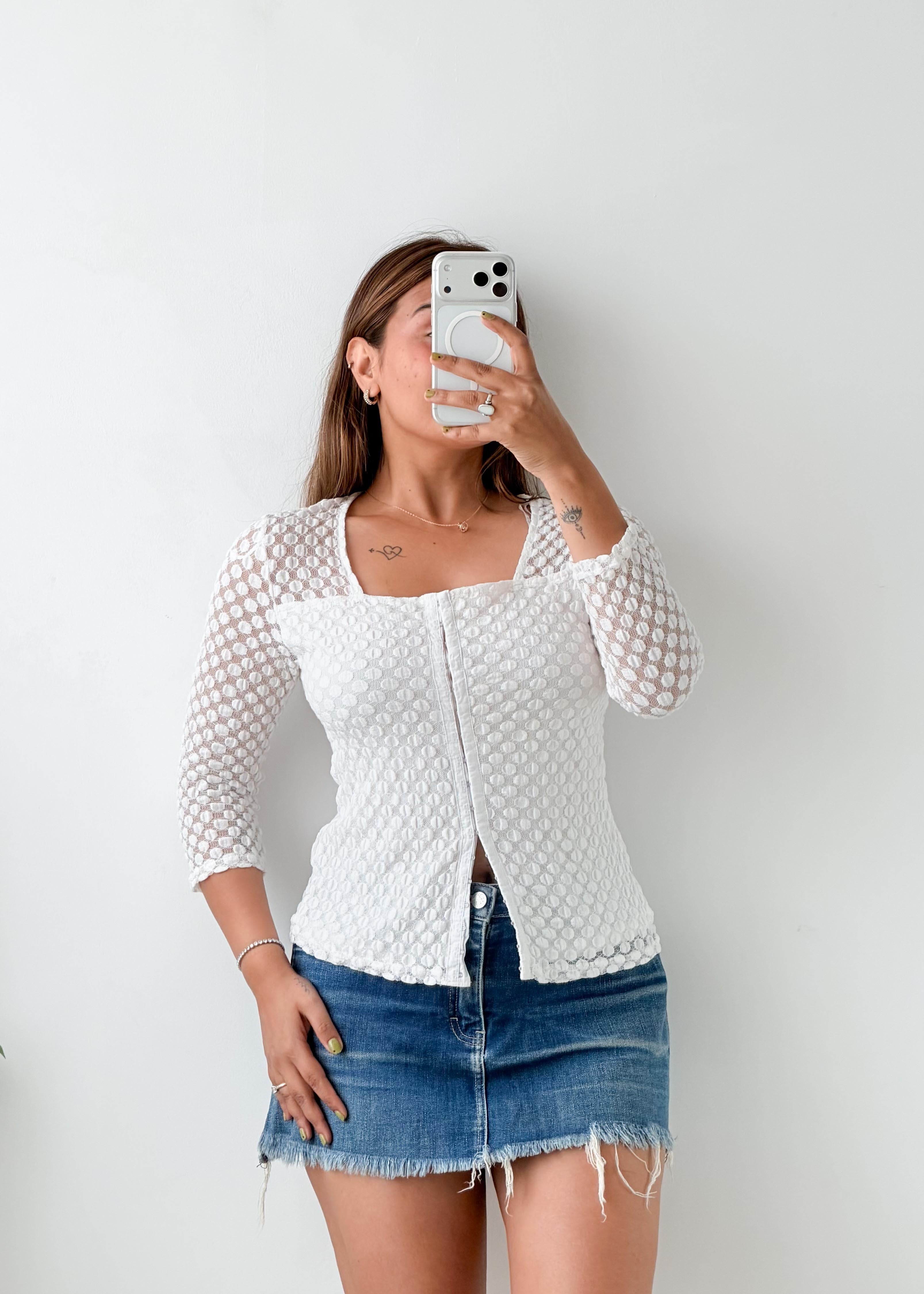 Size M-L White Textured Button Top