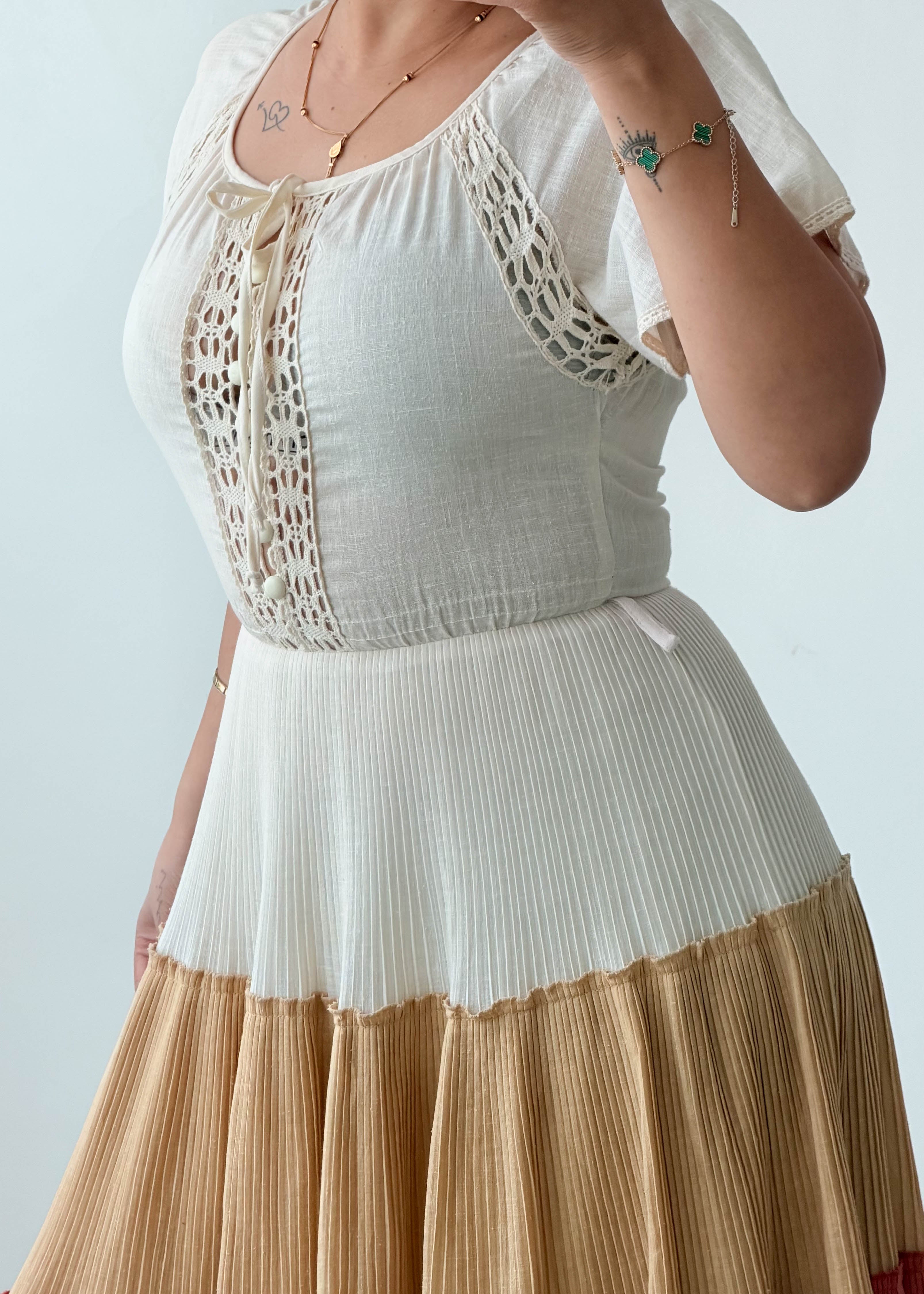 Size XS-S Colorblock Tiered Midi Dress