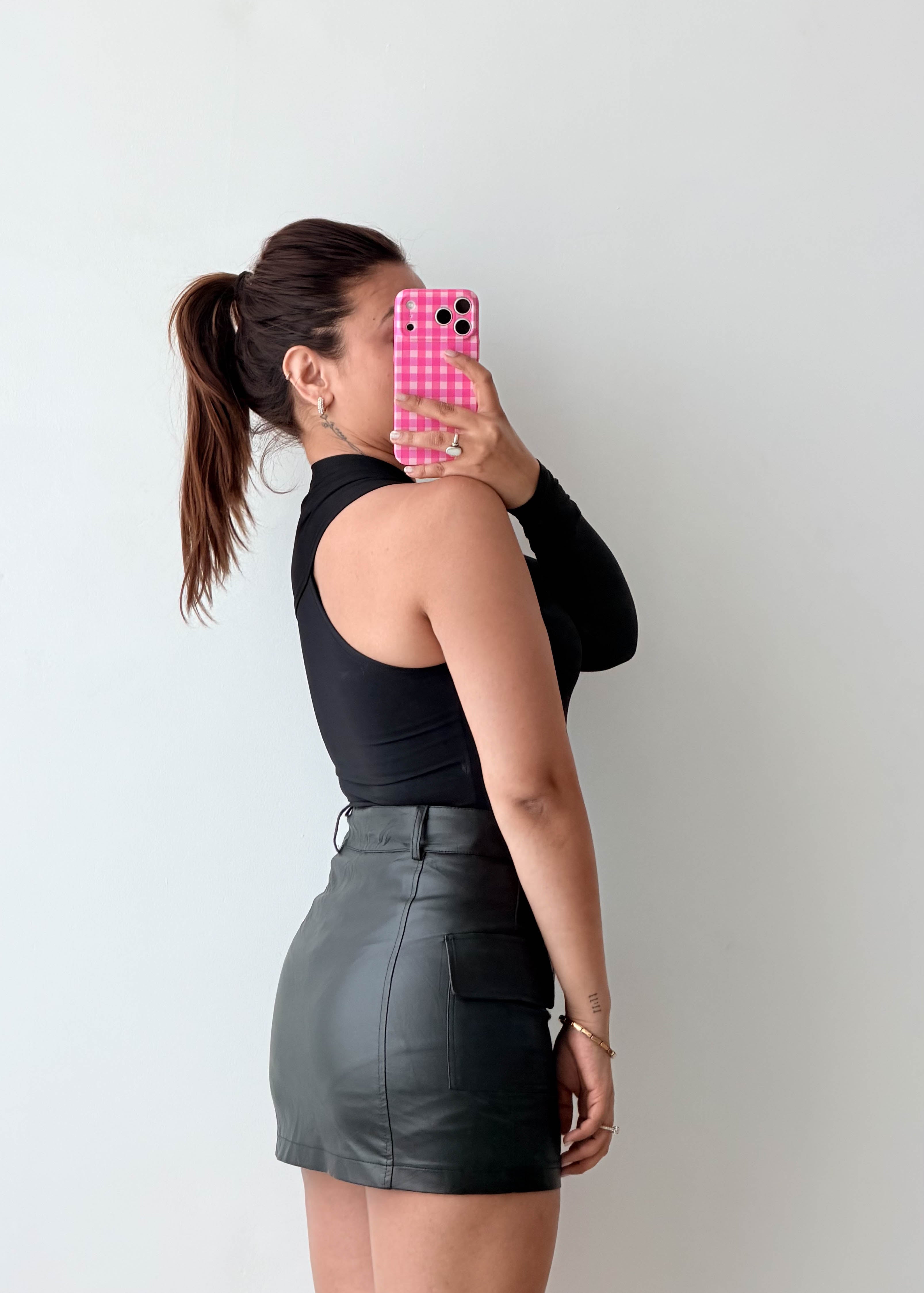 Size S Black One-Shoulder Bodysuit