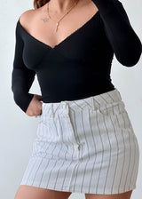 Size XS-S Black Off-Shoulder Fitted Bodysuit