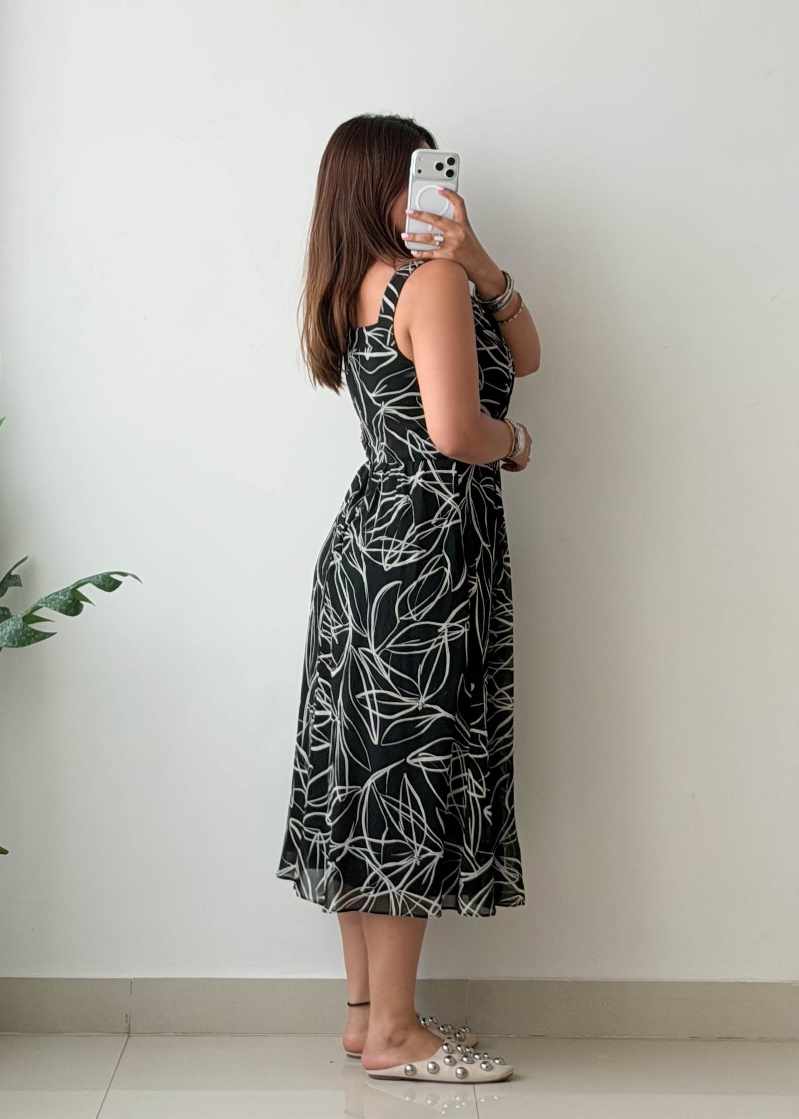 Size M Black Tropical Print Midi Dress