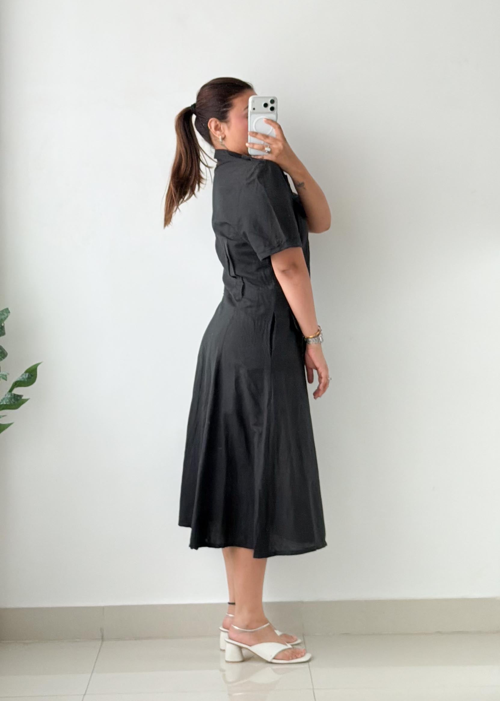 Size M Black Button-Front Utility Midi Dress