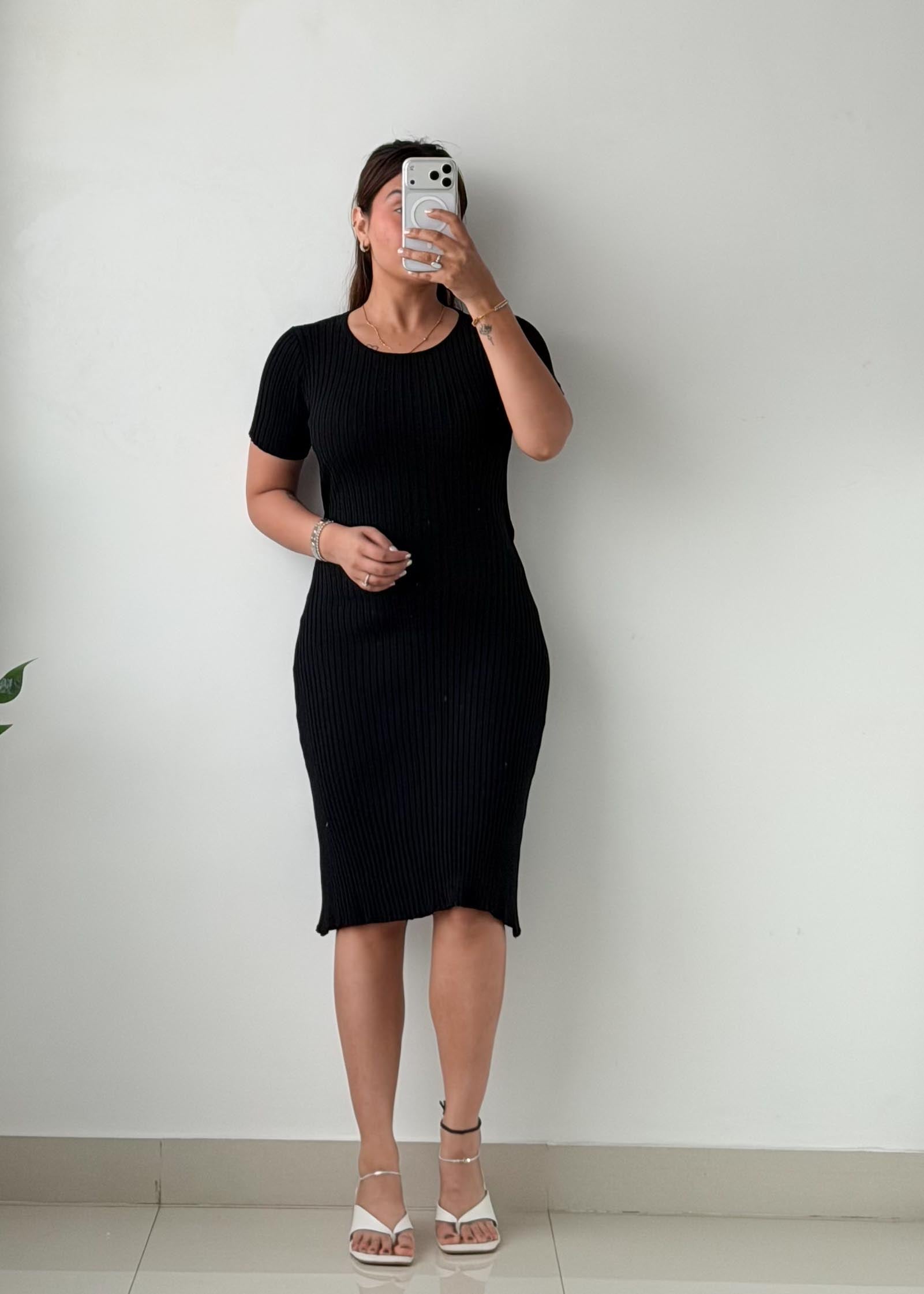 Size S-M Black Open-Back Bodycon Mini Dress