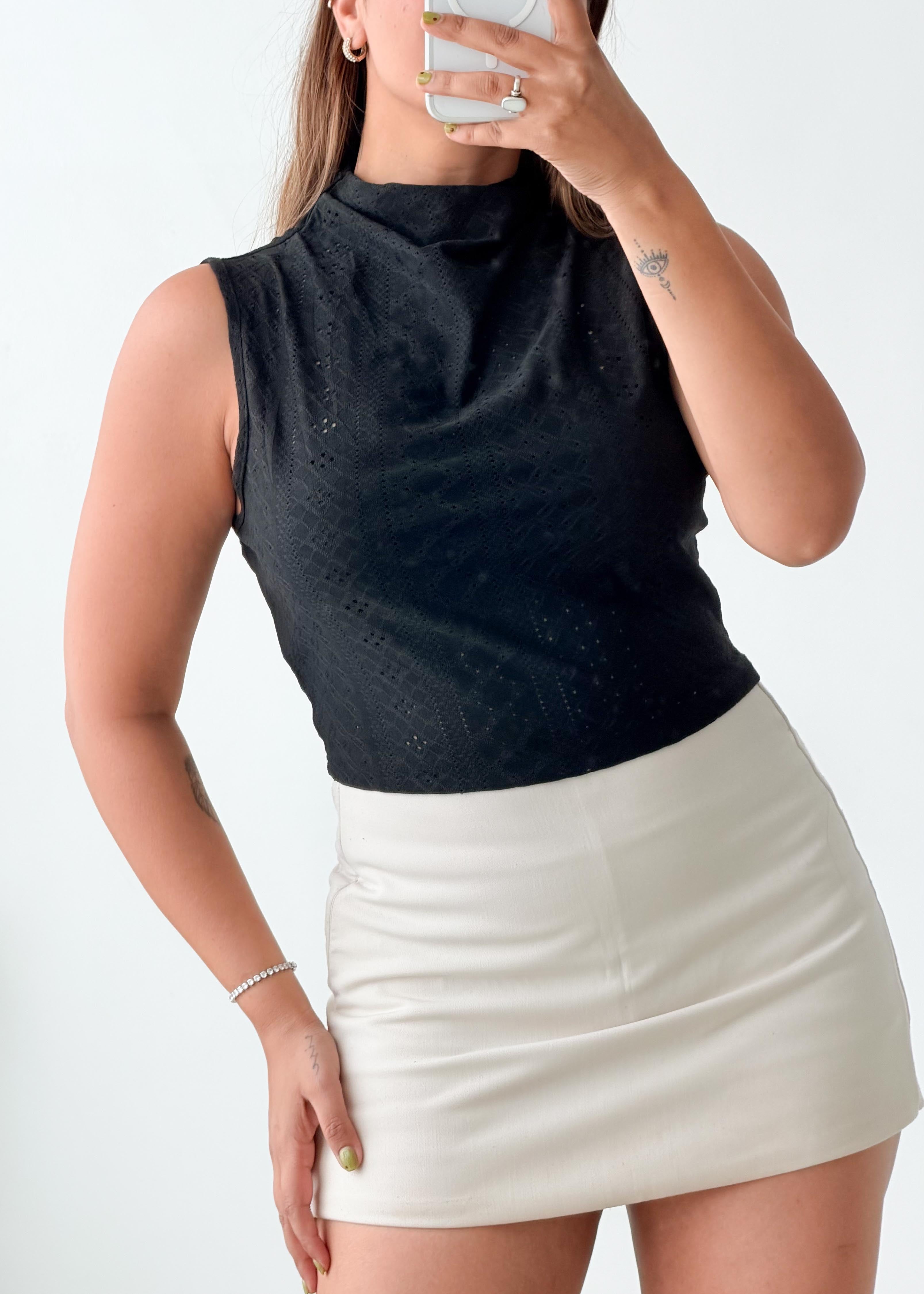 Size M-L Black High Neck Top