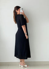 Size L-XL Black Pleated Midi Dress