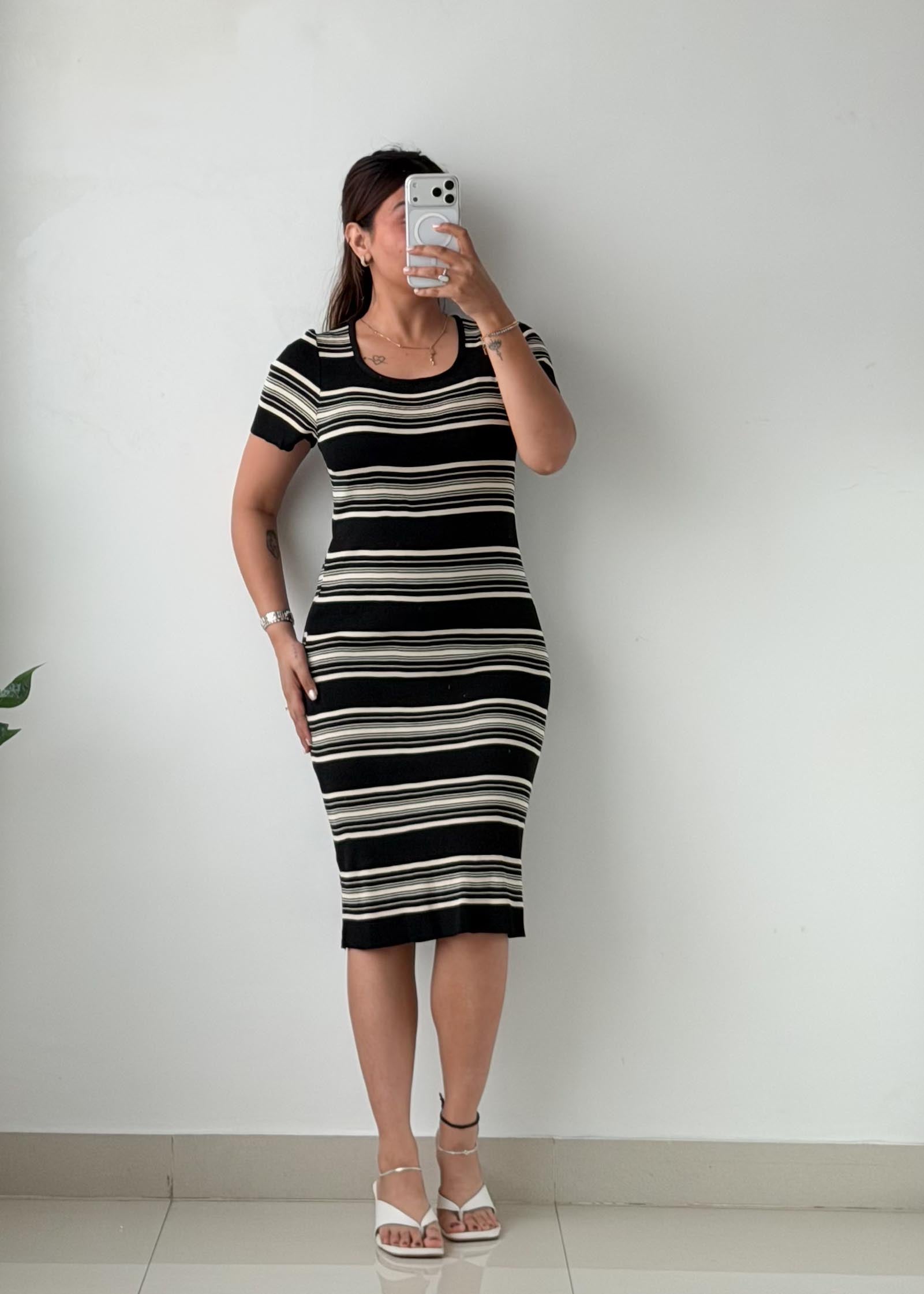 Size M-L Black & White Striped Bodycon Midi Dress