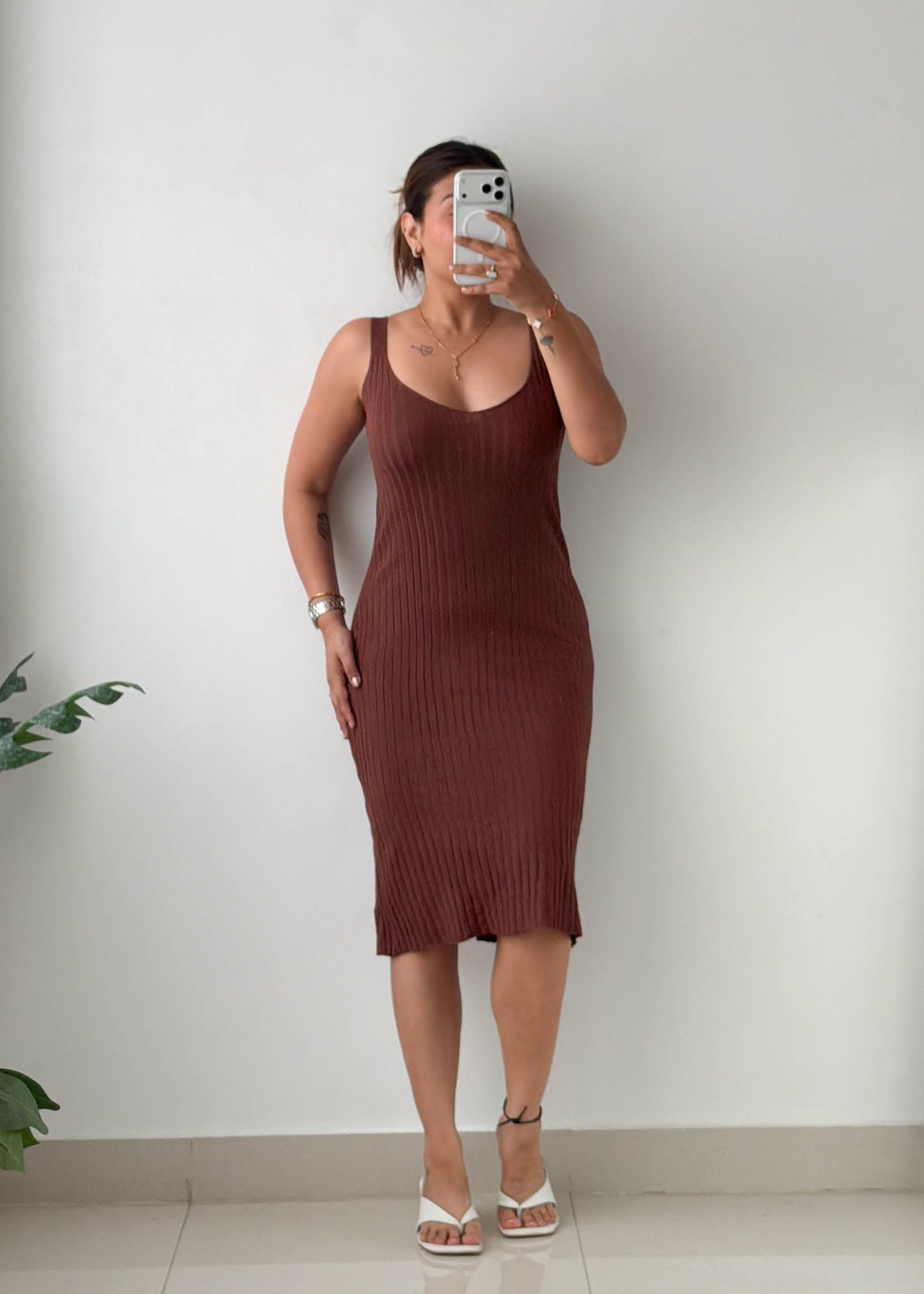 Size S-M Brown Ribbed Scoop Neck Knit Midi Dress