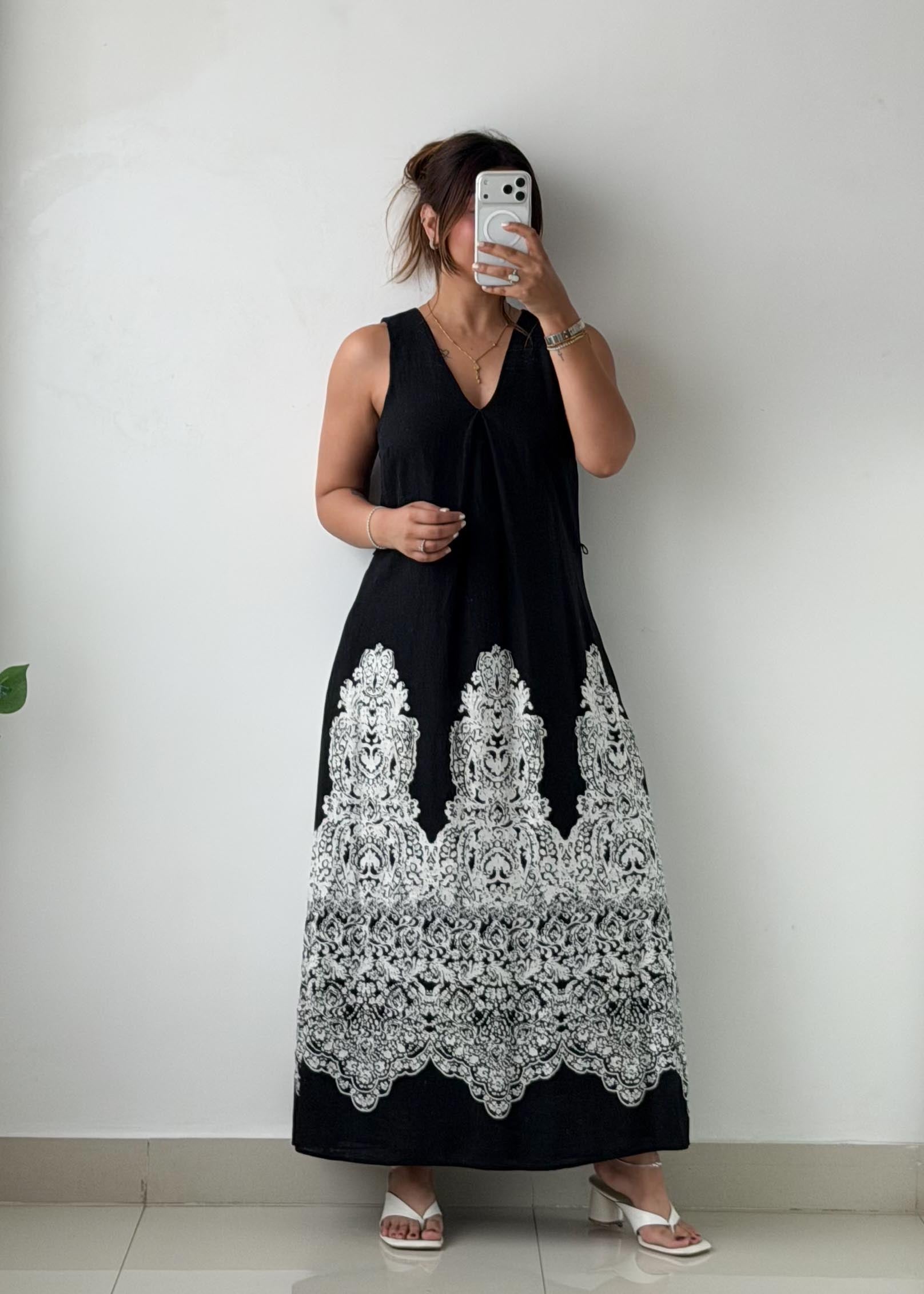 Size XS-S Black Printed Maxi Dress