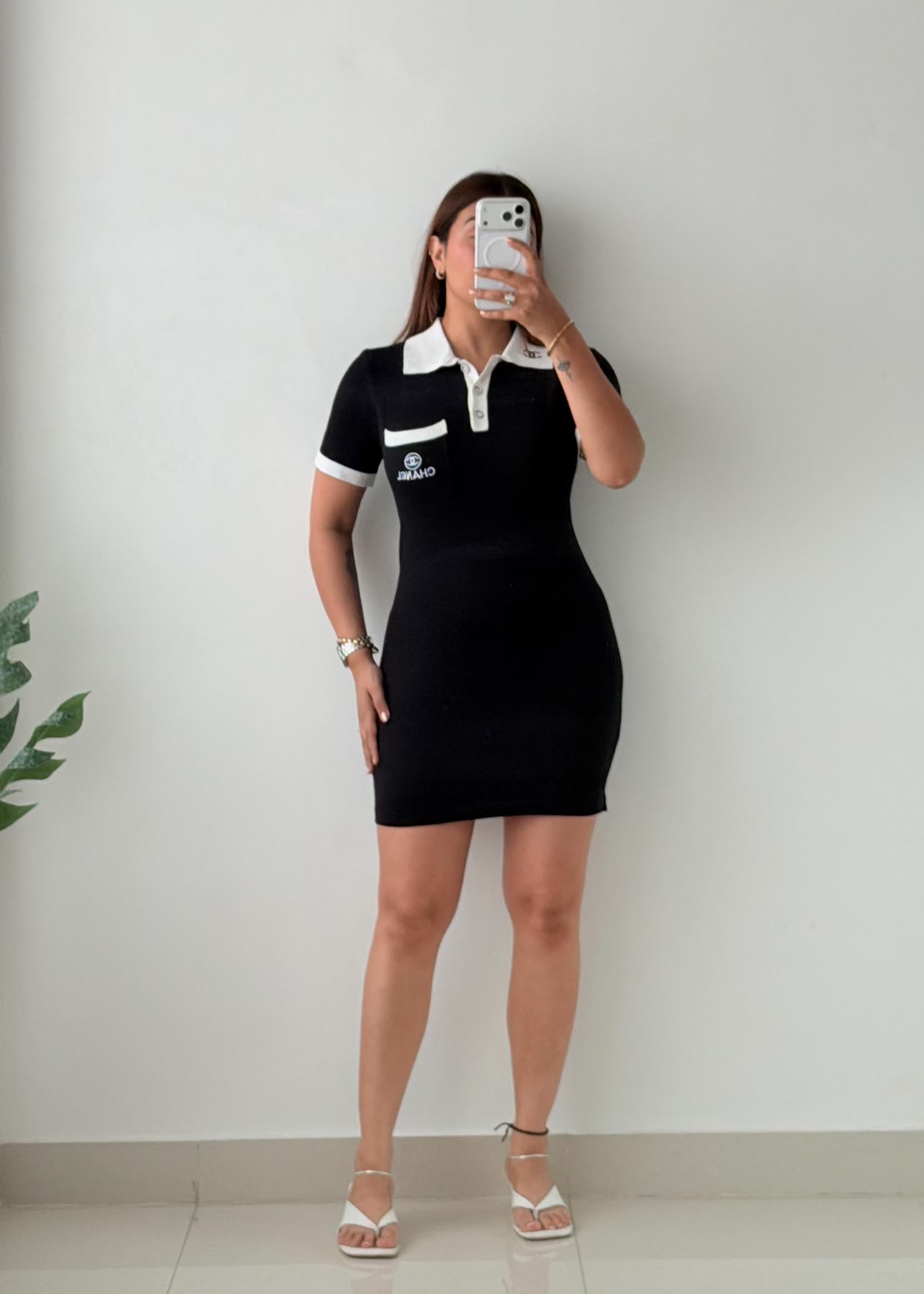 Size M-L Black Contrast Collar Knit Mini Dress